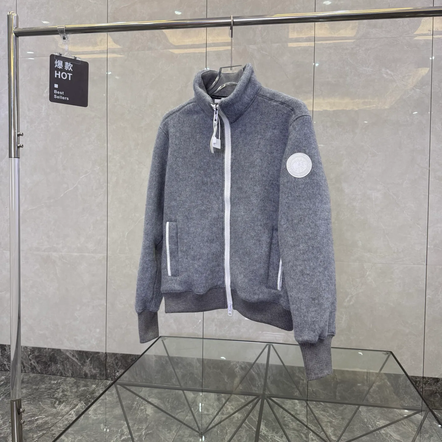 Куртки И Пуховики Женские Canada Goose 18722924