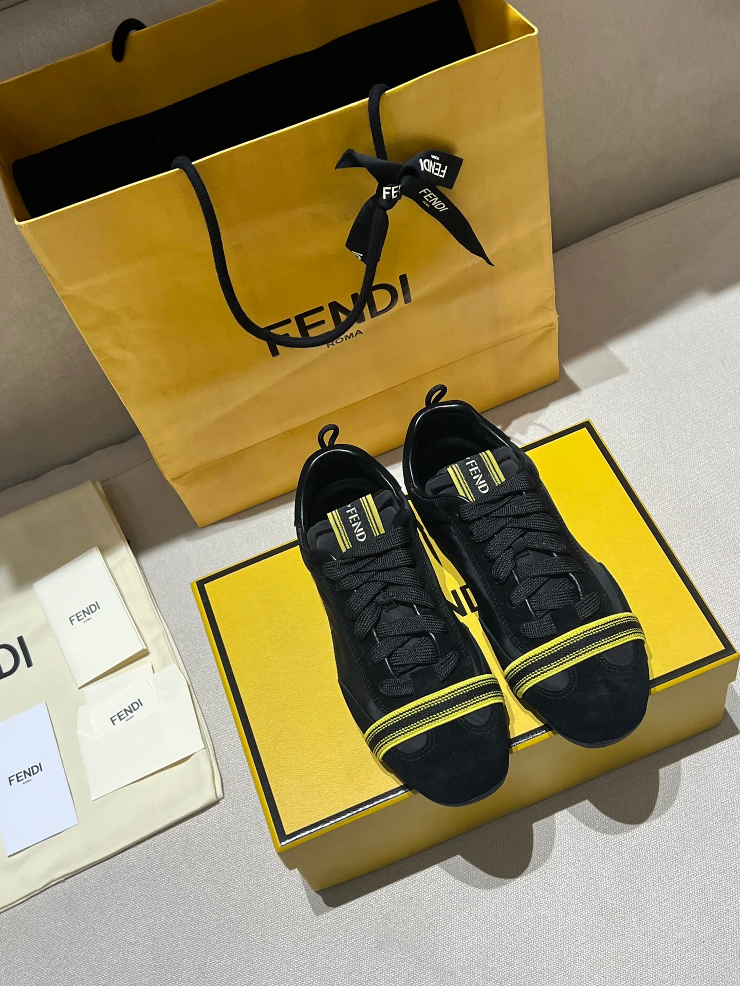 Кроссовки Женские Fendi 18278638