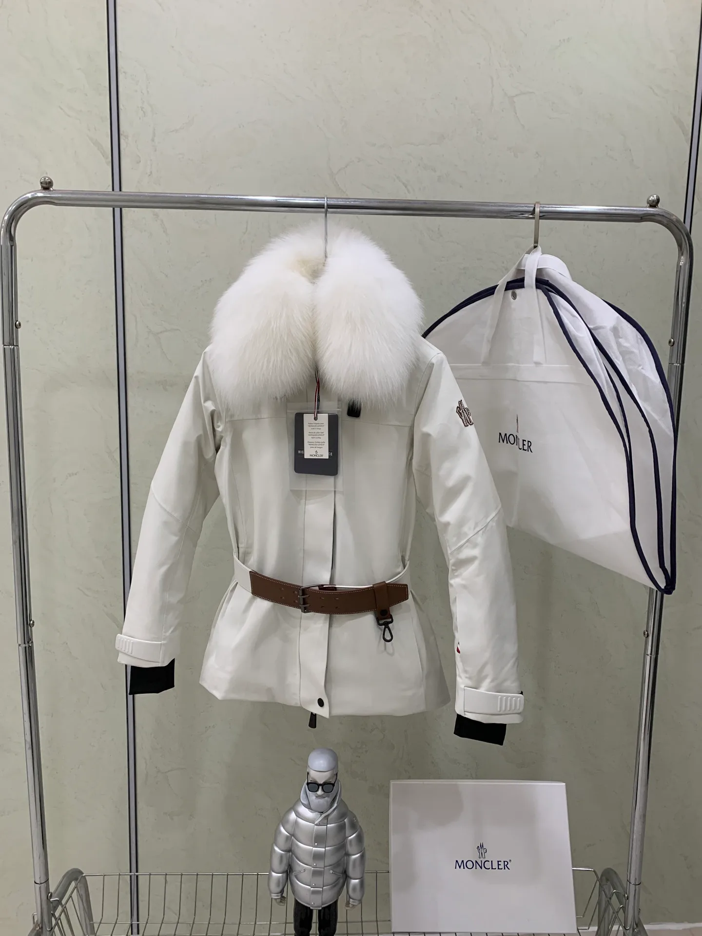 Куртки И Пуховики Женские Moncler 543148
