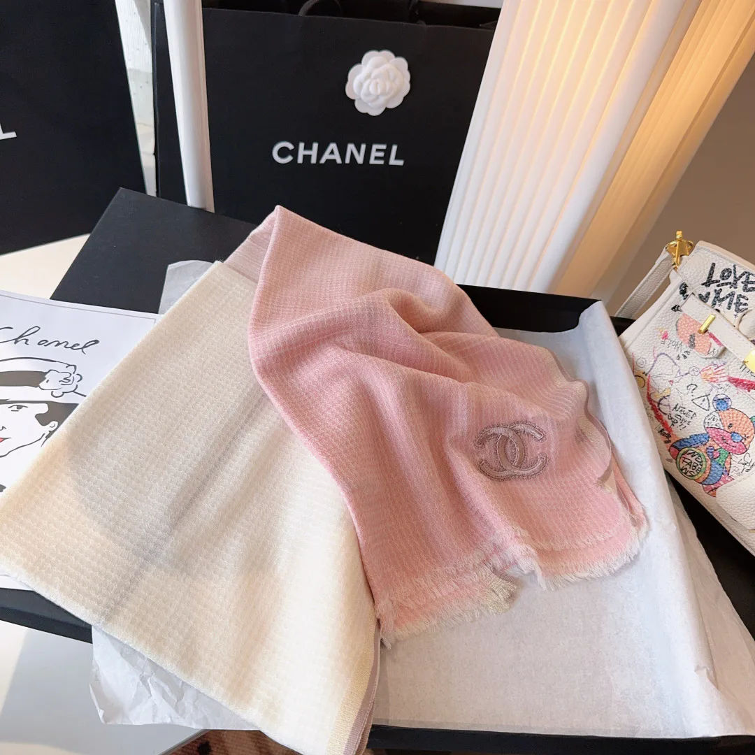 Шарфы Chanel 18627104