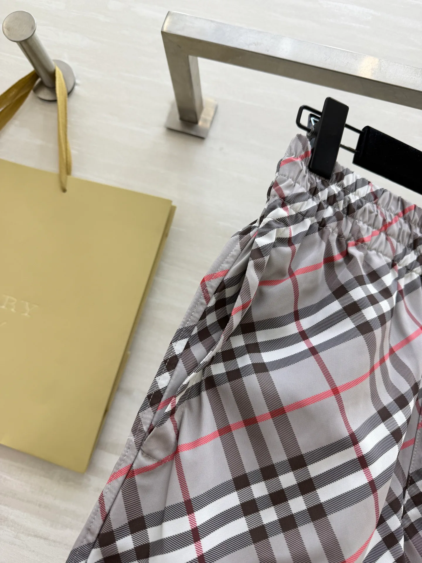 Шорты Женские Burberry 11272117