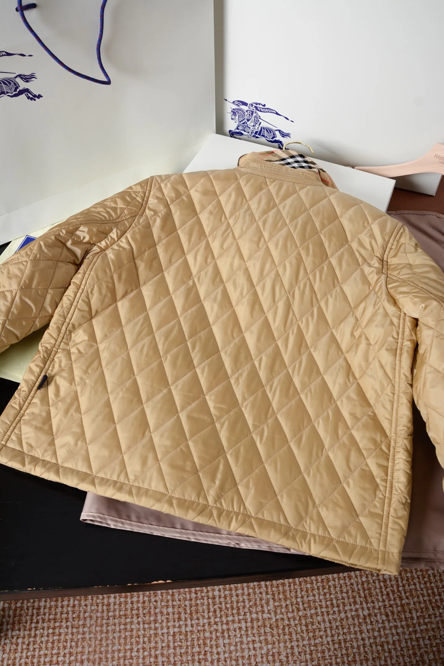 Куртки И Пуховики Женские Burberry 18512998