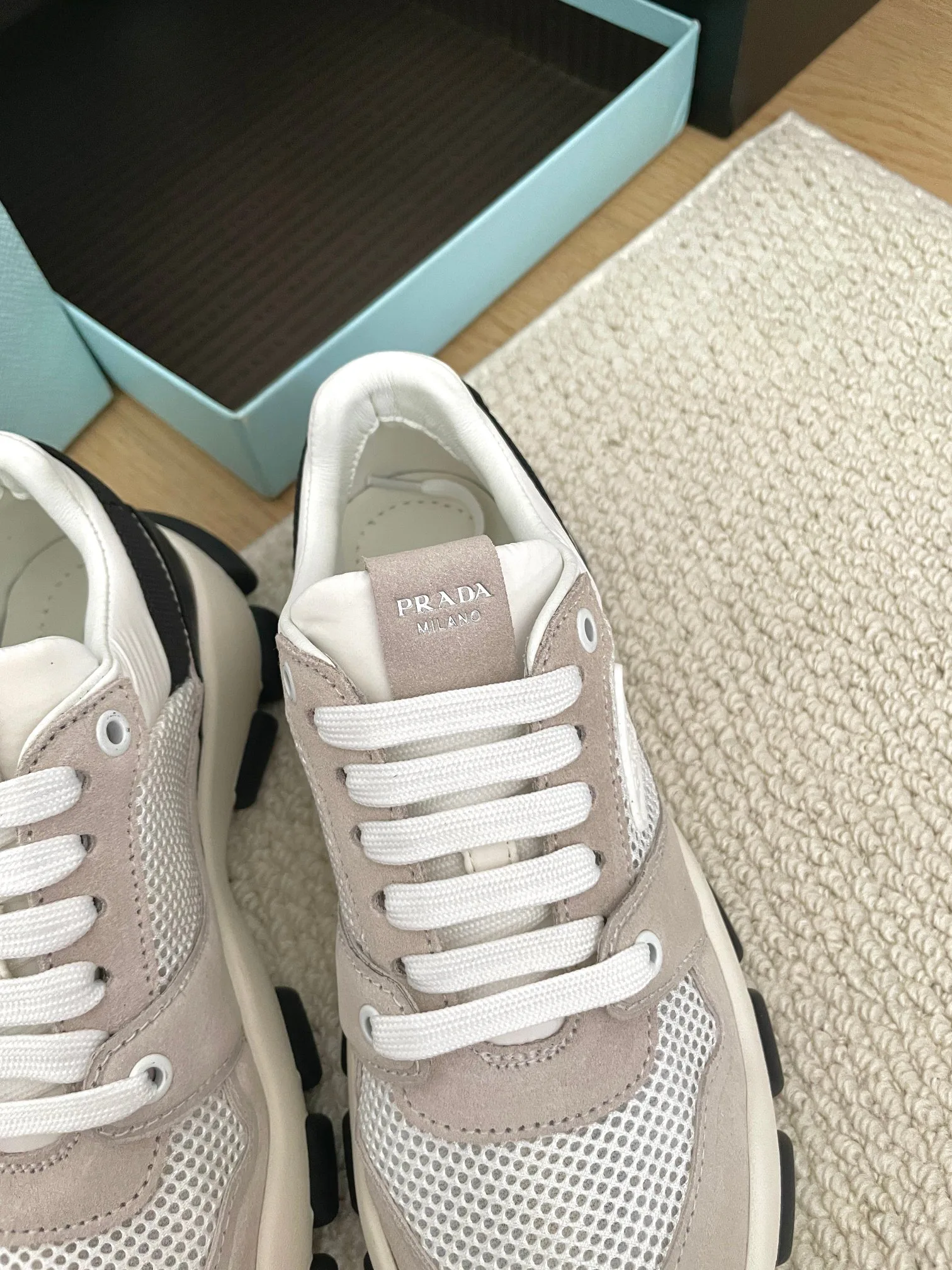 Кроссовки Женские Prada 17324749