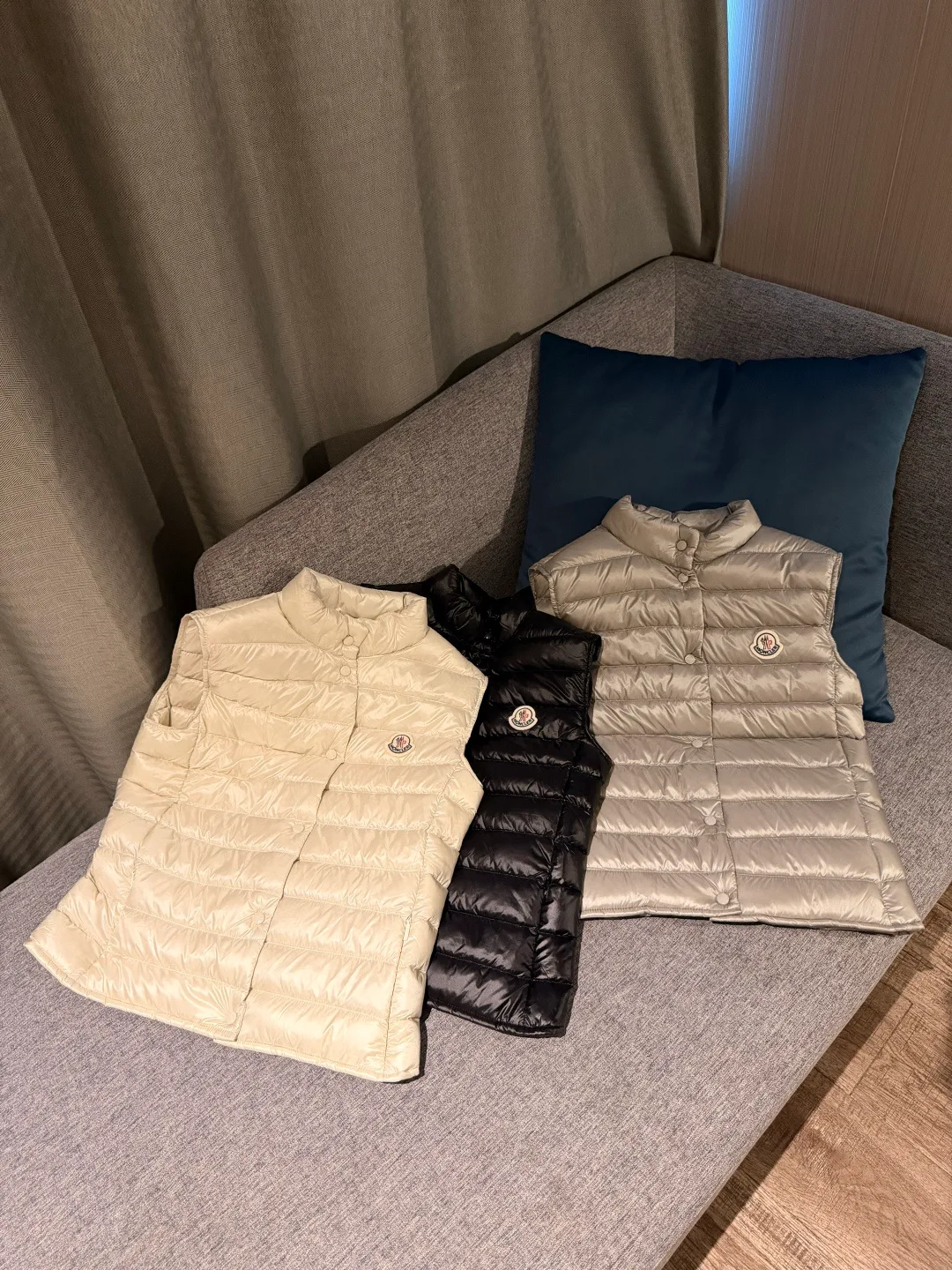 Жилеты Женские Moncler 19074389