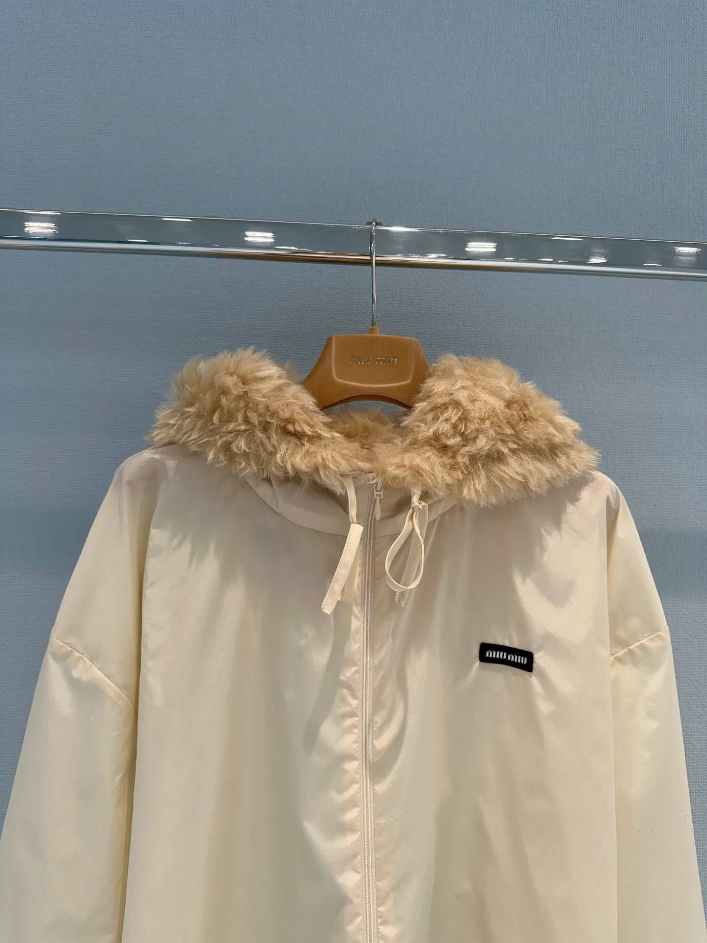 Куртки И Пуховики Женские Miu Miu 18114619