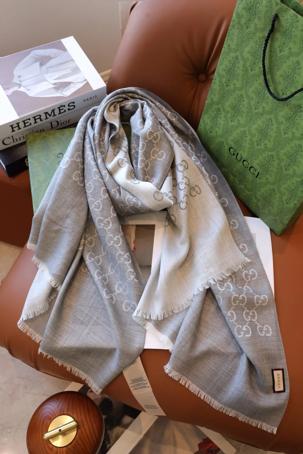 Шарфы Gucci 18275135