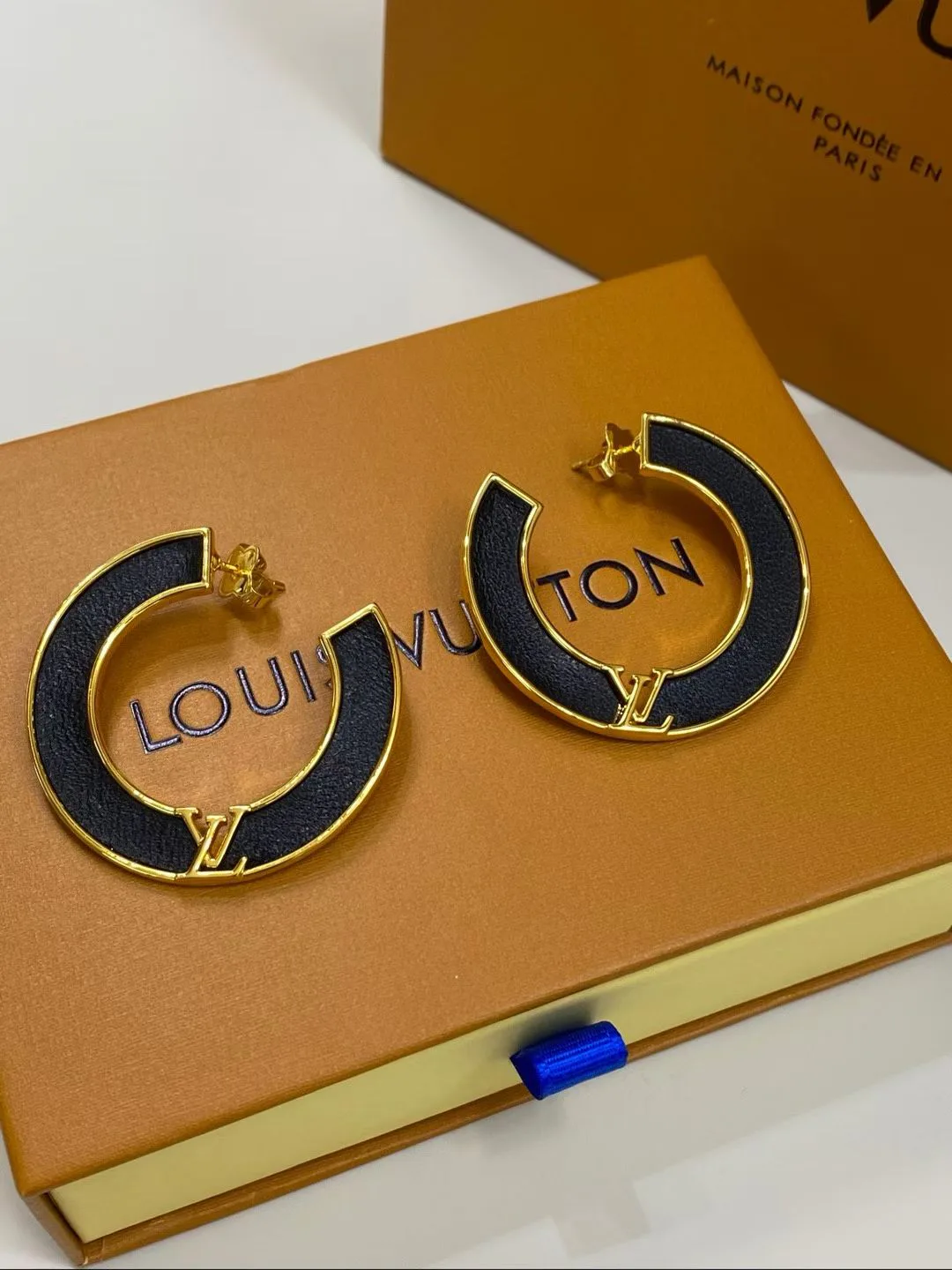 Бижутерия Louis Vuitton 1703421