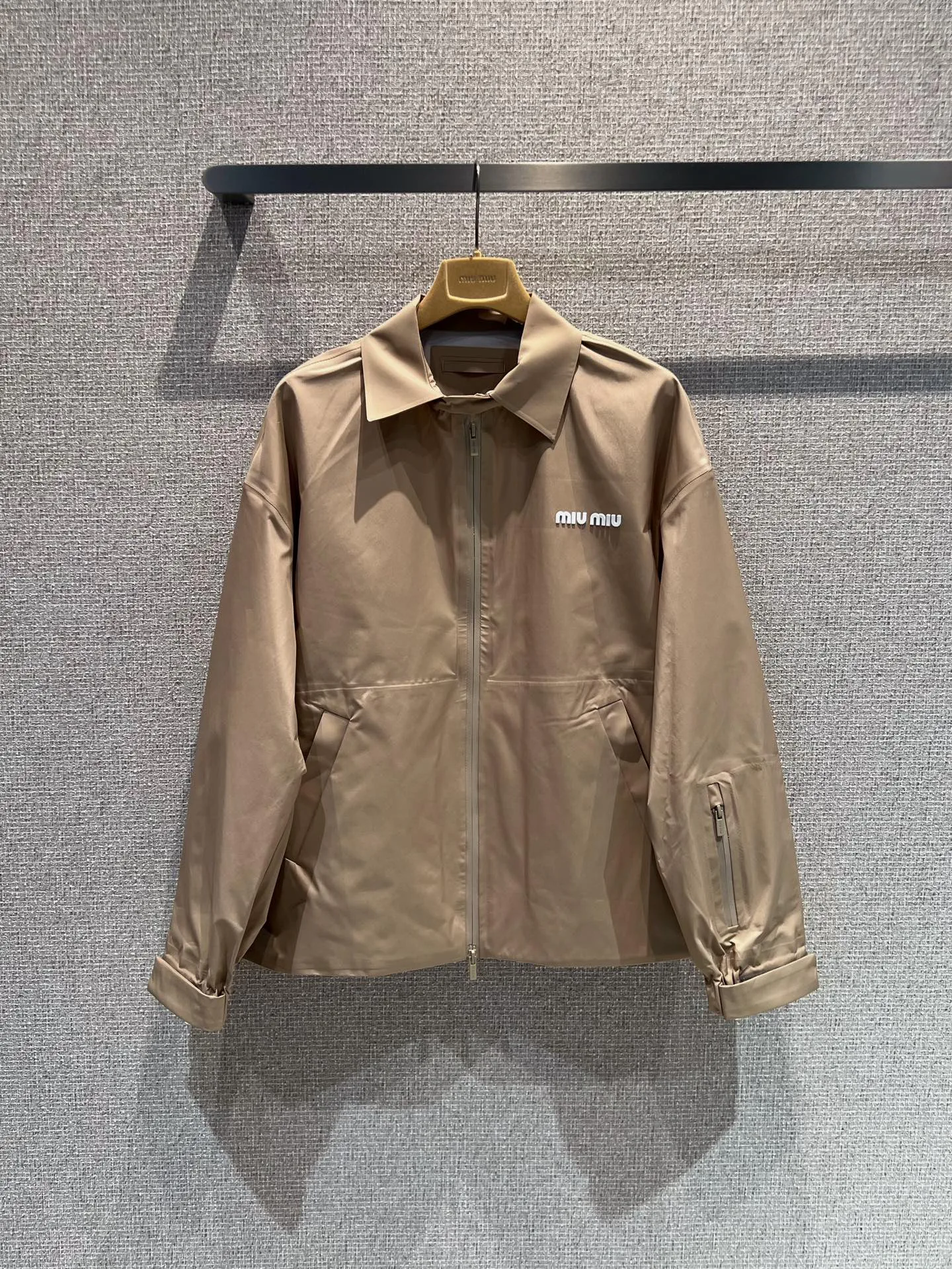 Куртки И Пуховики Женские Miu Miu 10655683