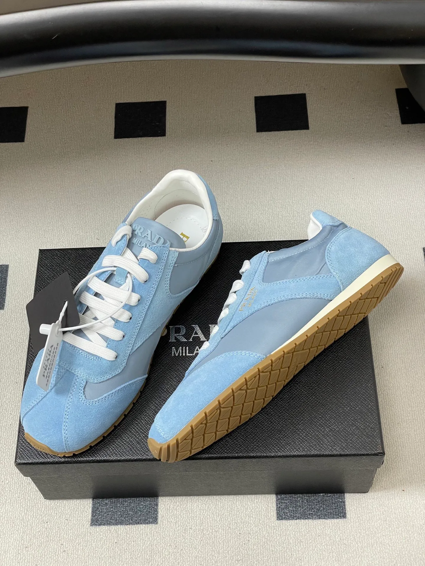 Кроссовки Женские Prada 12880100