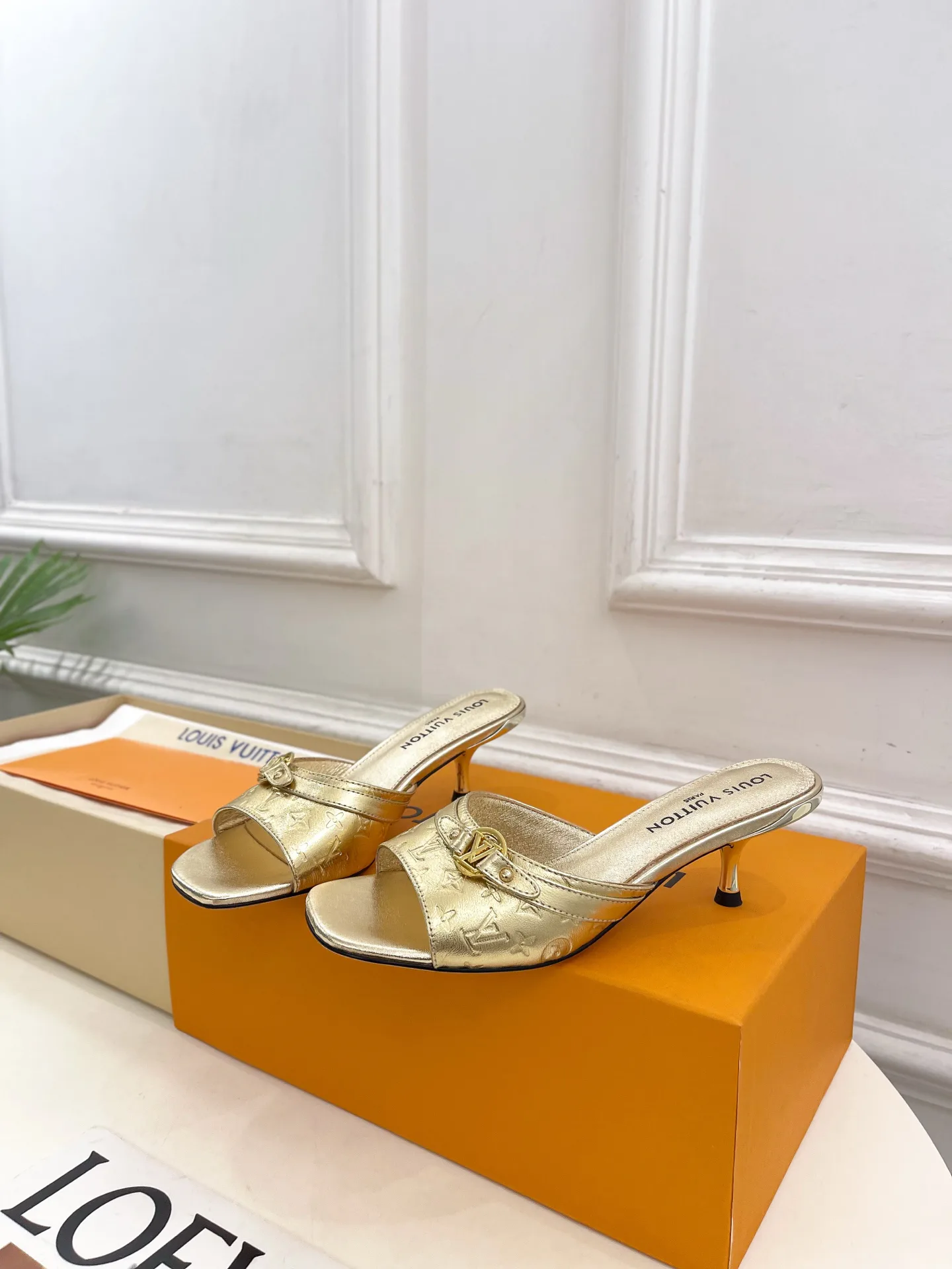 Босоножки Женские Louis Vuitton 11165616