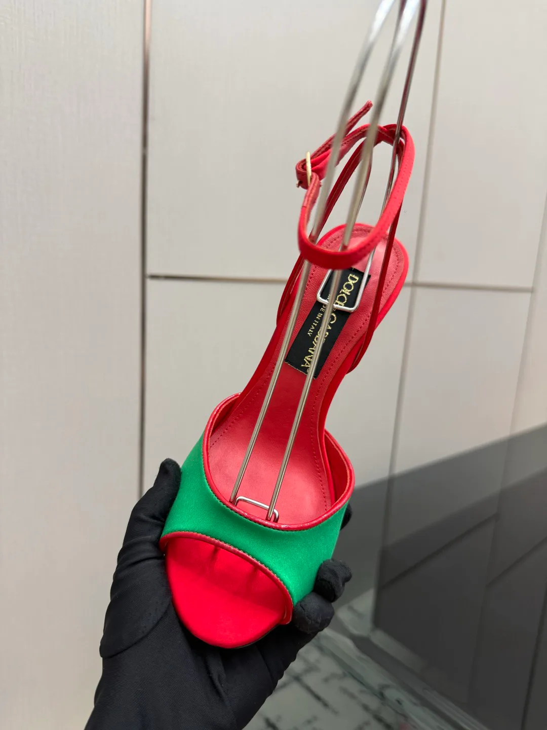 Босоножки Женские Dolce & Gabbana 18335960