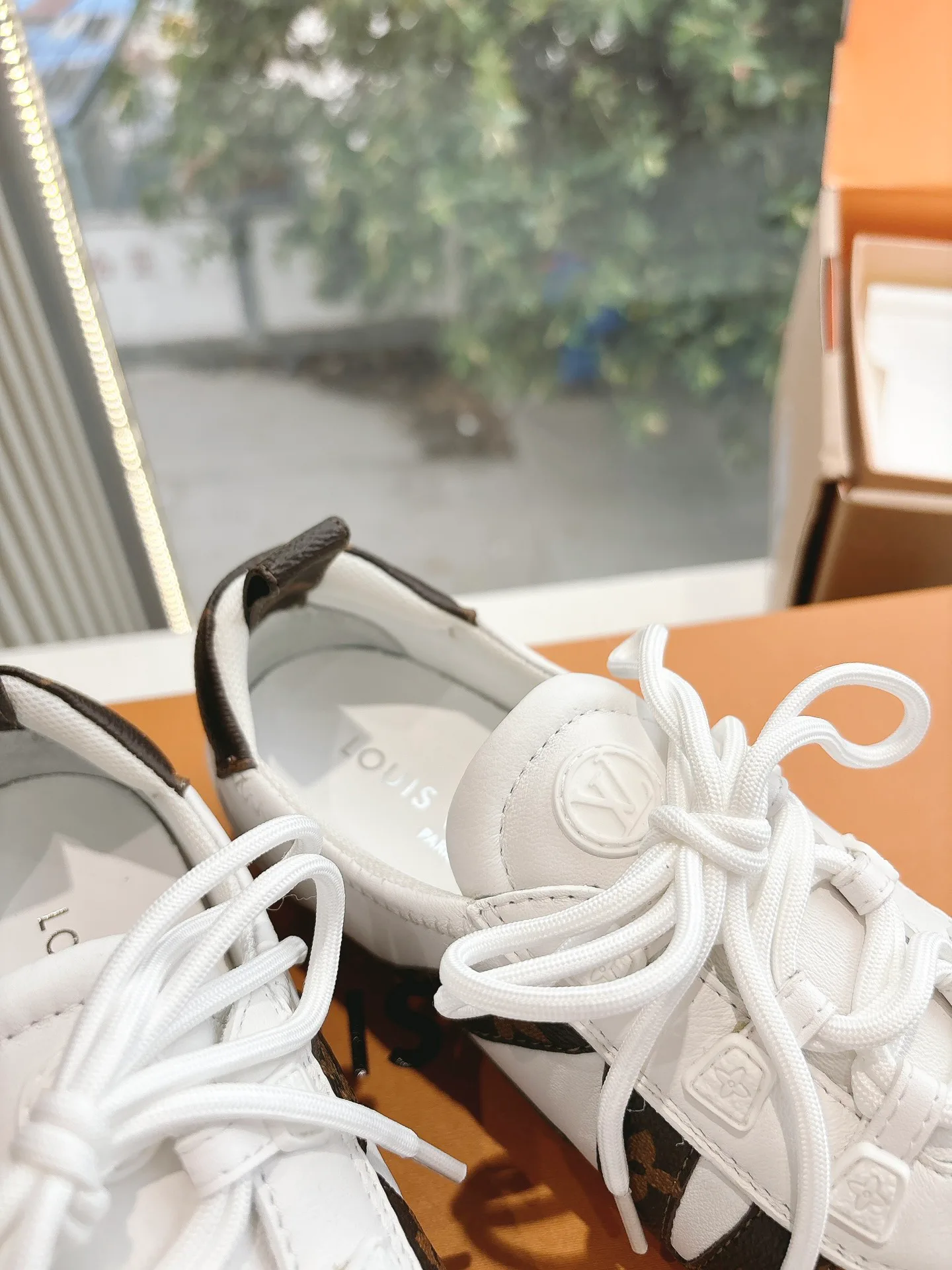 Кроссовки Женские Louis Vuitton 8979811