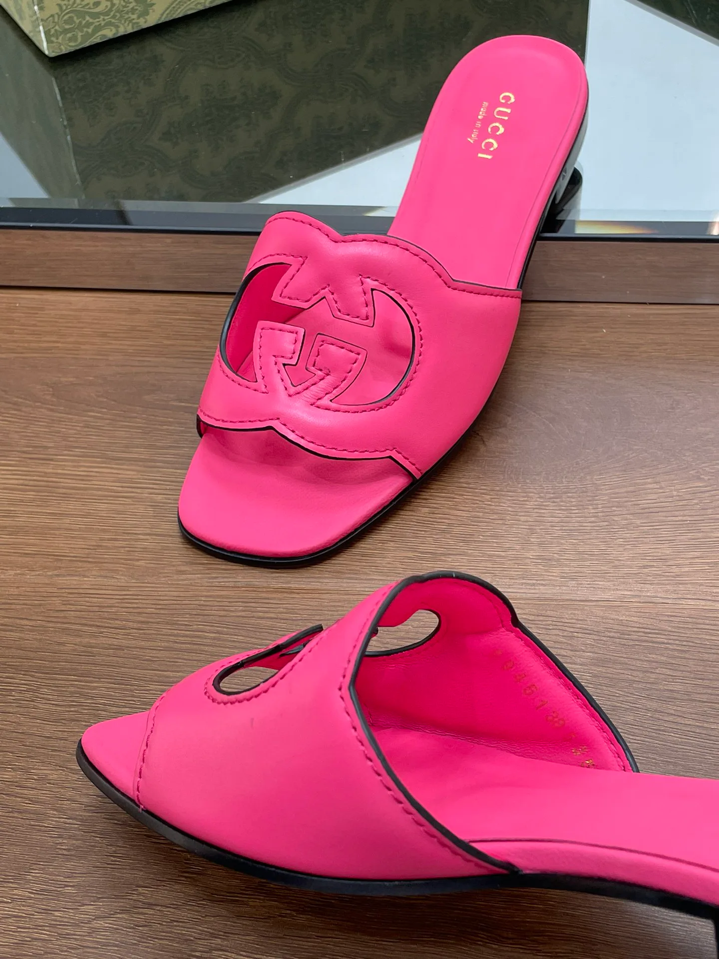 Шлепанцы Женские Gucci 11581