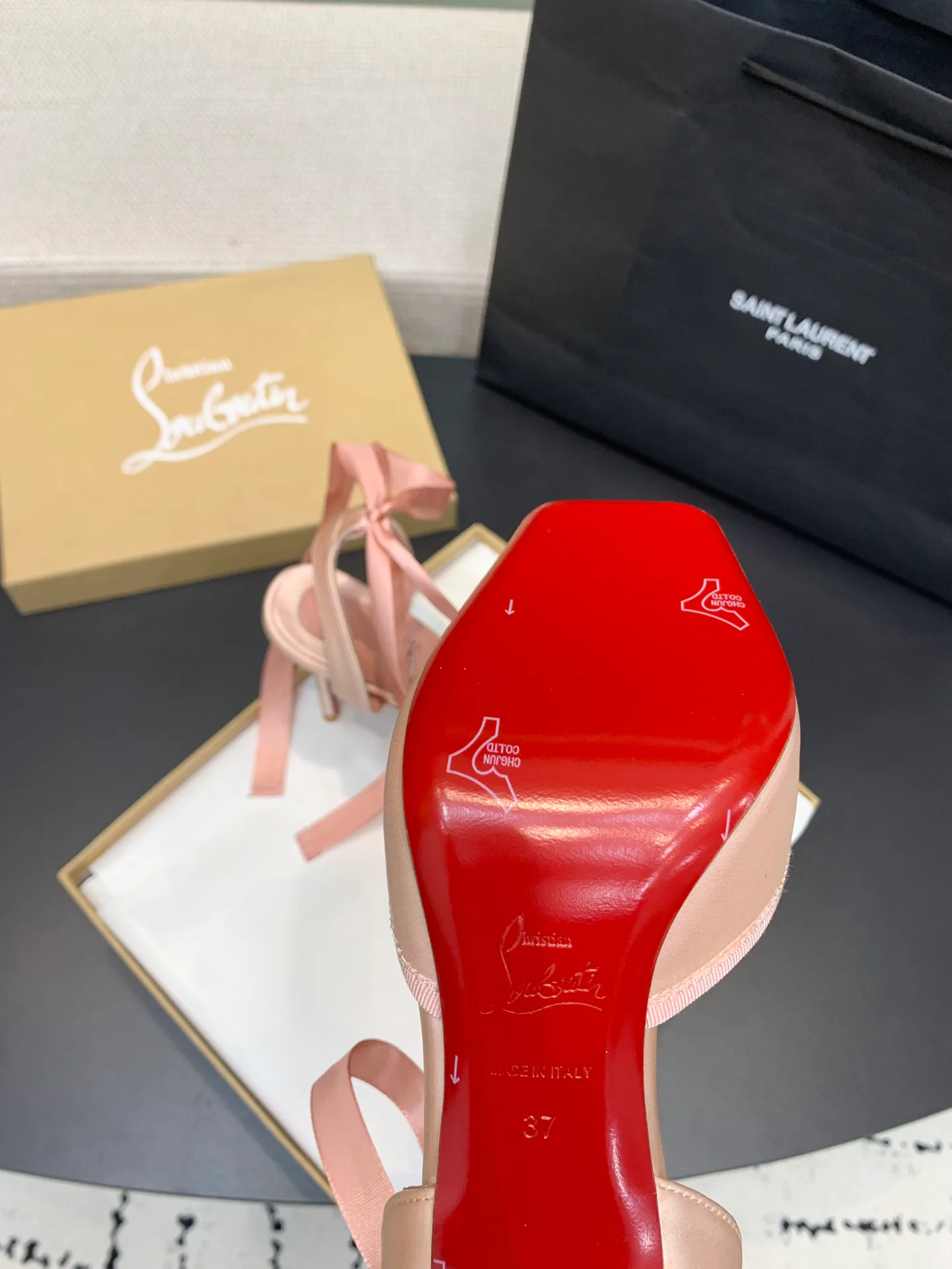 Туфли Женские Christian Louboutin 17132