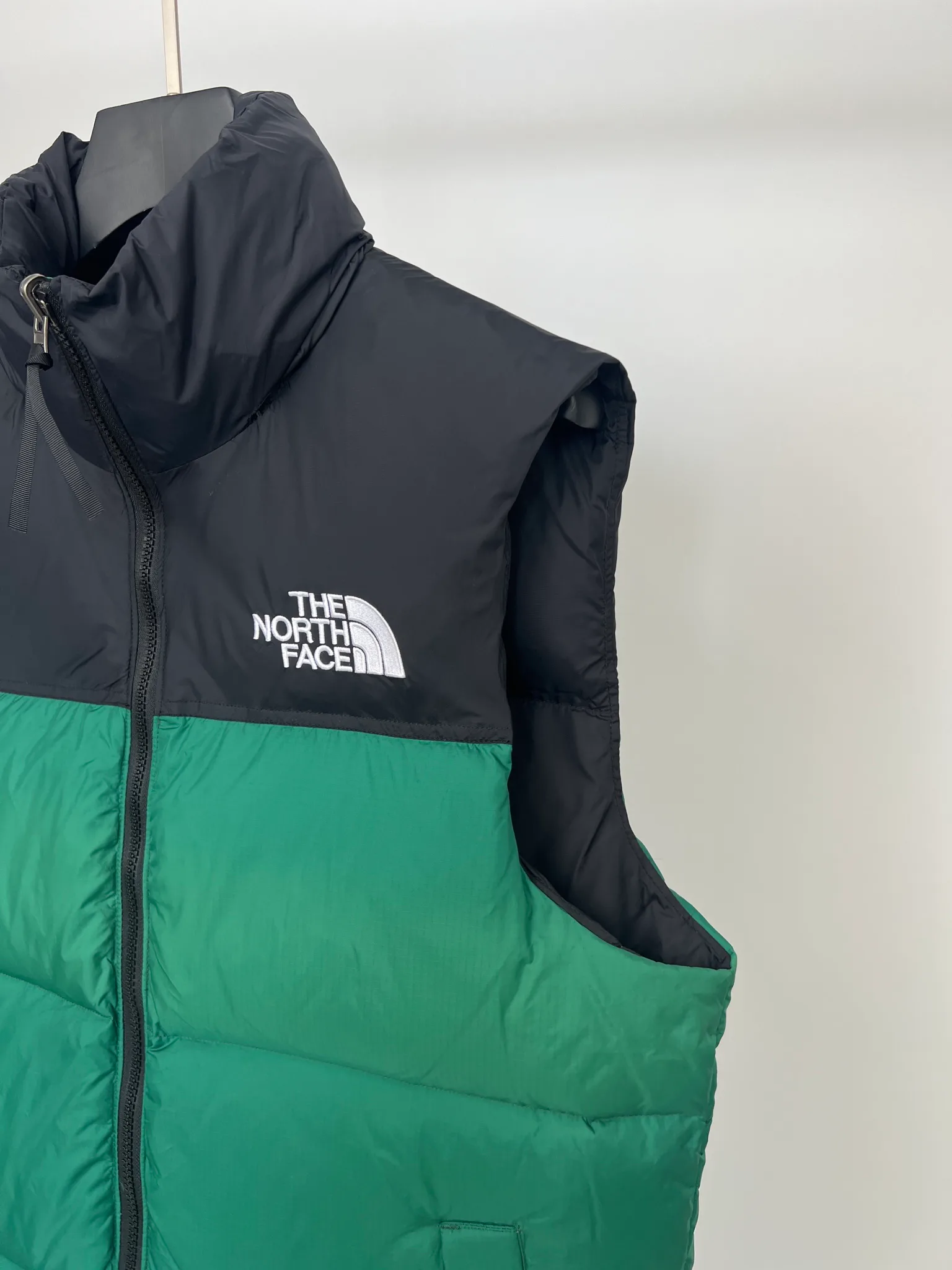Жилеты Женские The North Face 18416027