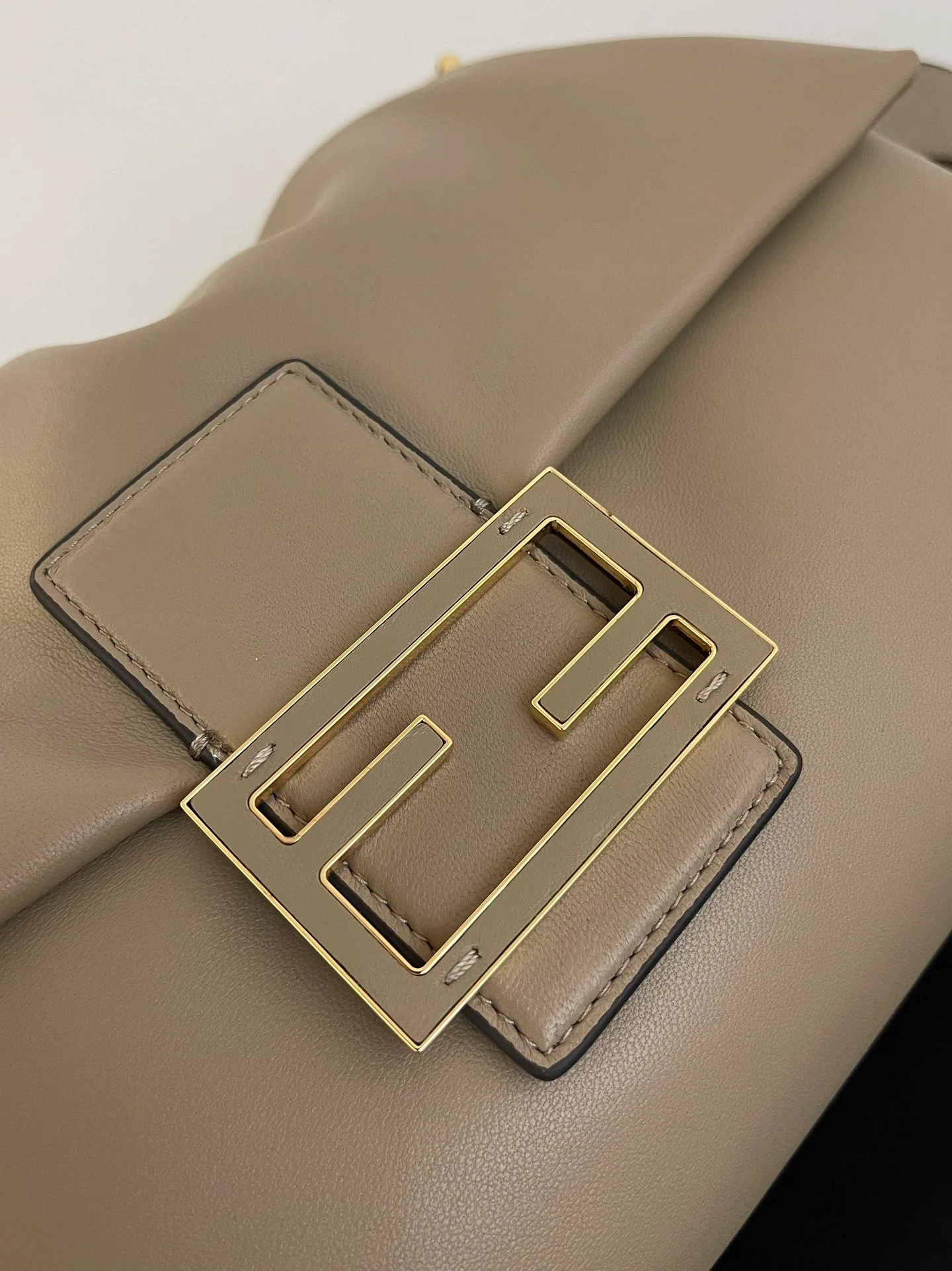 Классические Сумки Женские Fendi 13546230