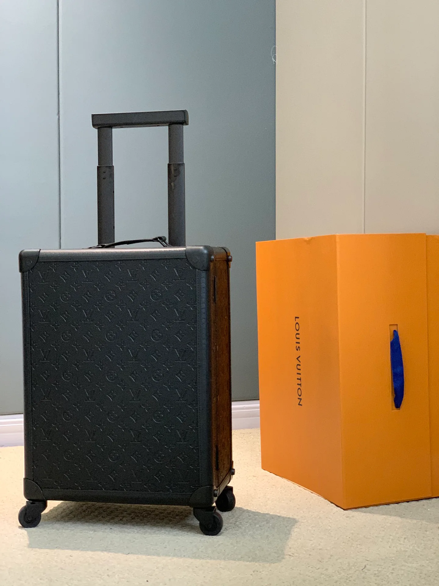 Чемоданы Louis Vuitton 14253213