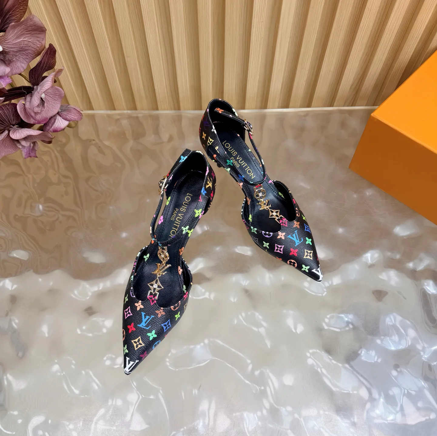Босоножки Женские Louis Vuitton 11870038