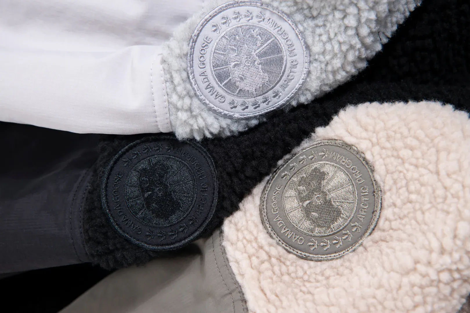 Куртки И Пуховики Мужские Canada Goose 1267073