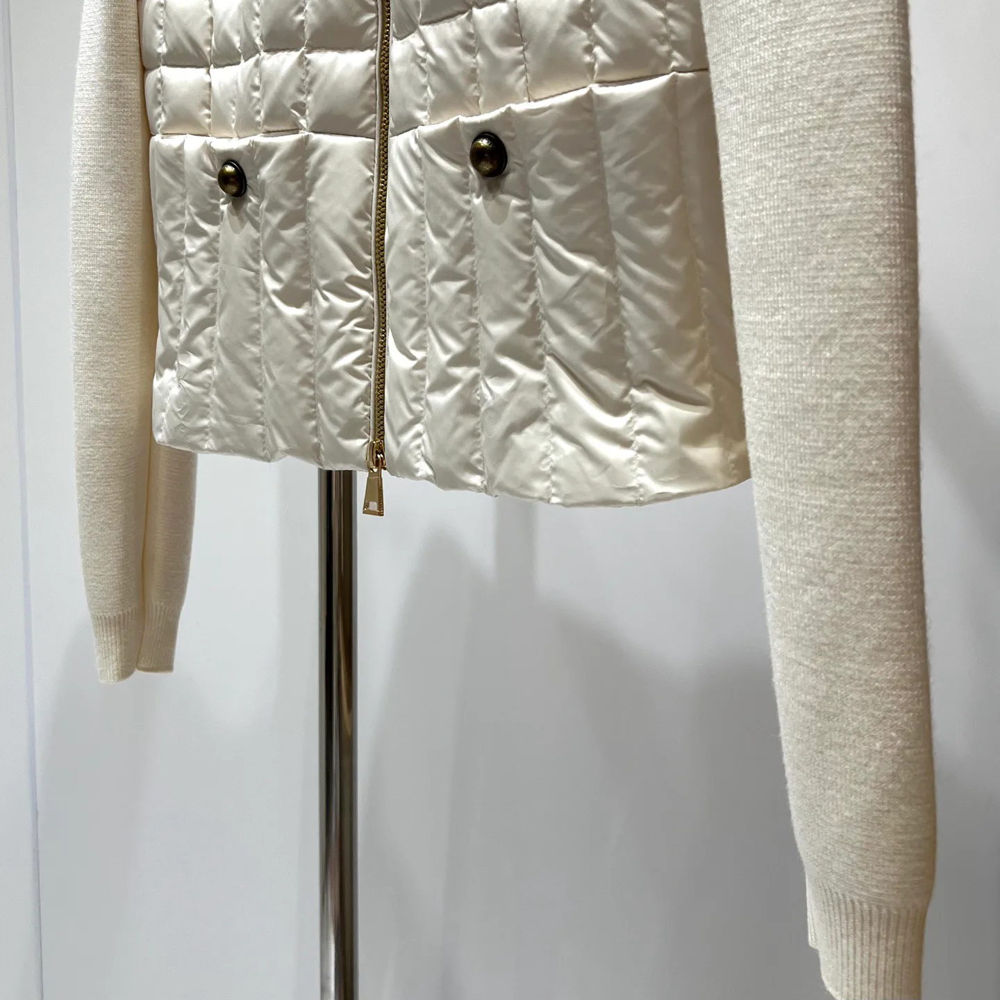 Куртки И Пуховики Женские Moncler 18106076