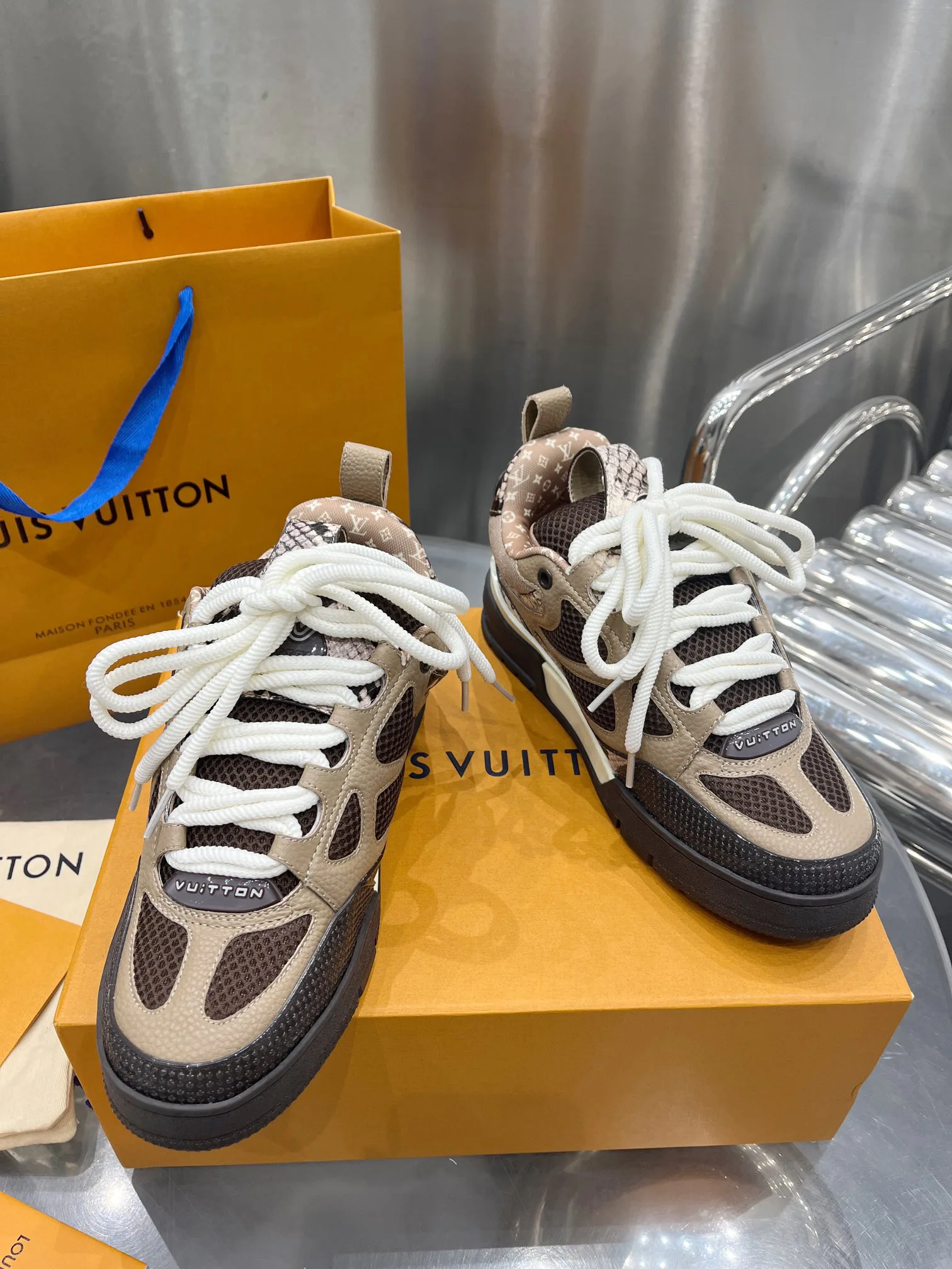 Кроссовки Женские Louis Vuitton 1141905