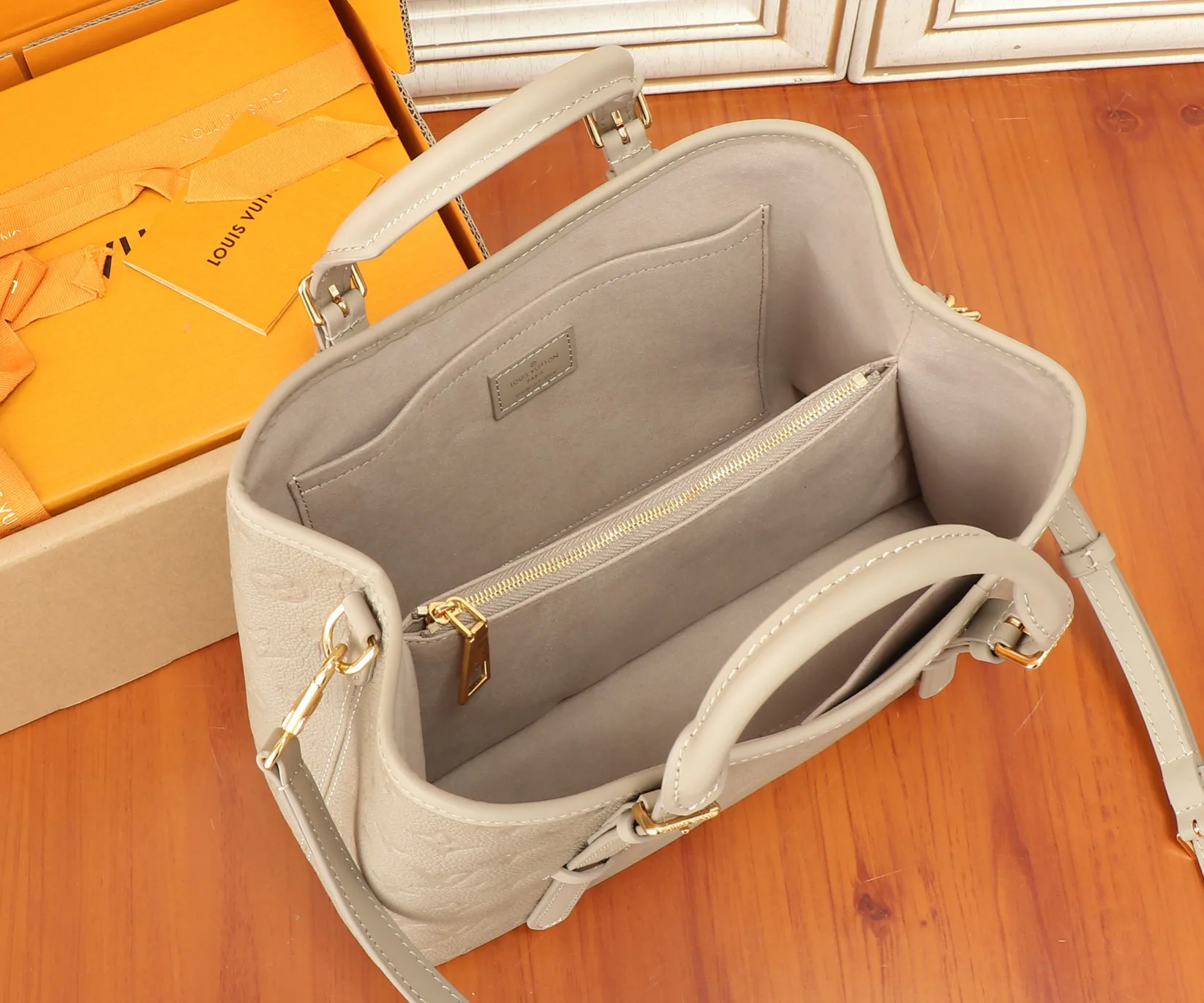 Классические Сумки Женские Louis Vuitton 17615675