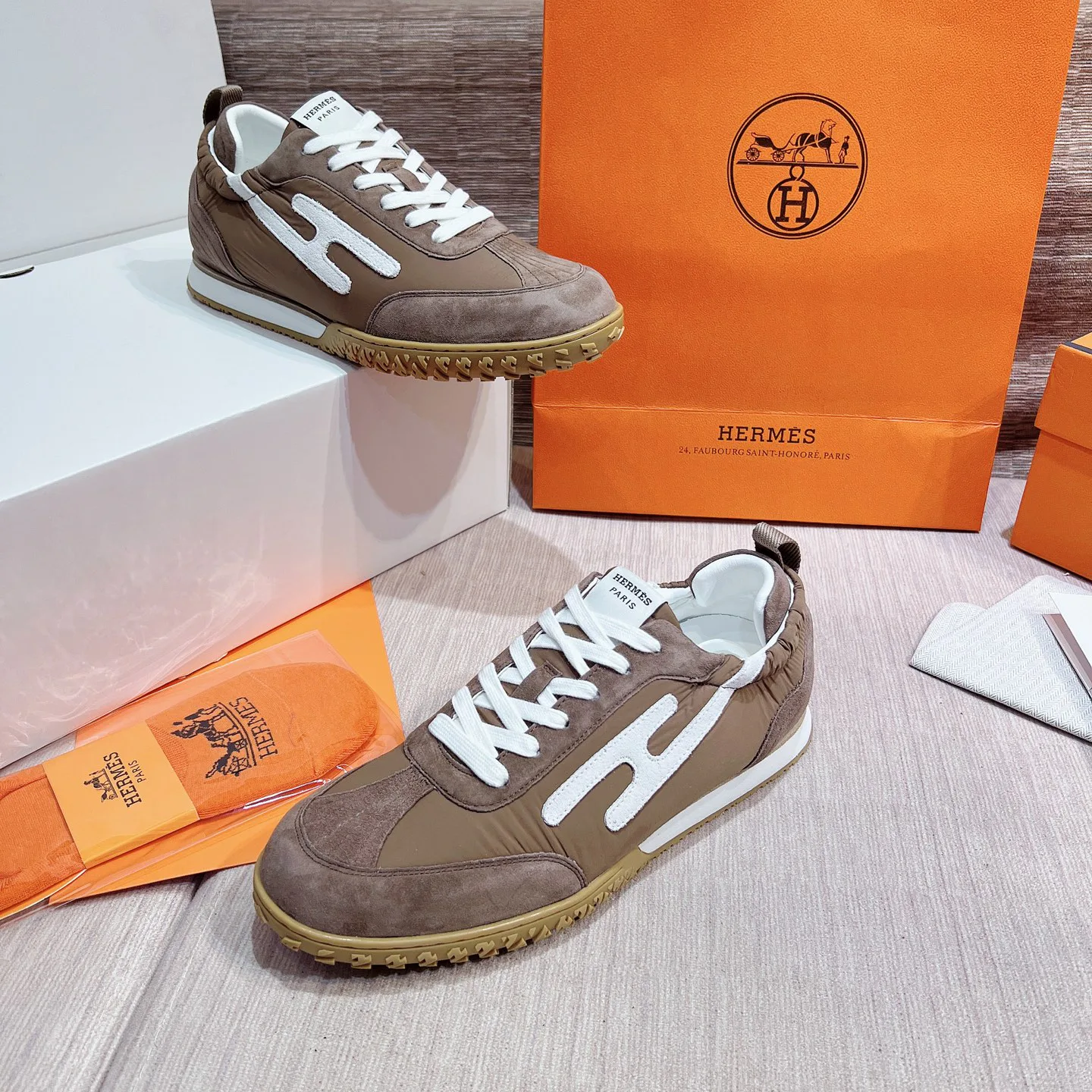 Кроссовки Женские Hermes 17749542