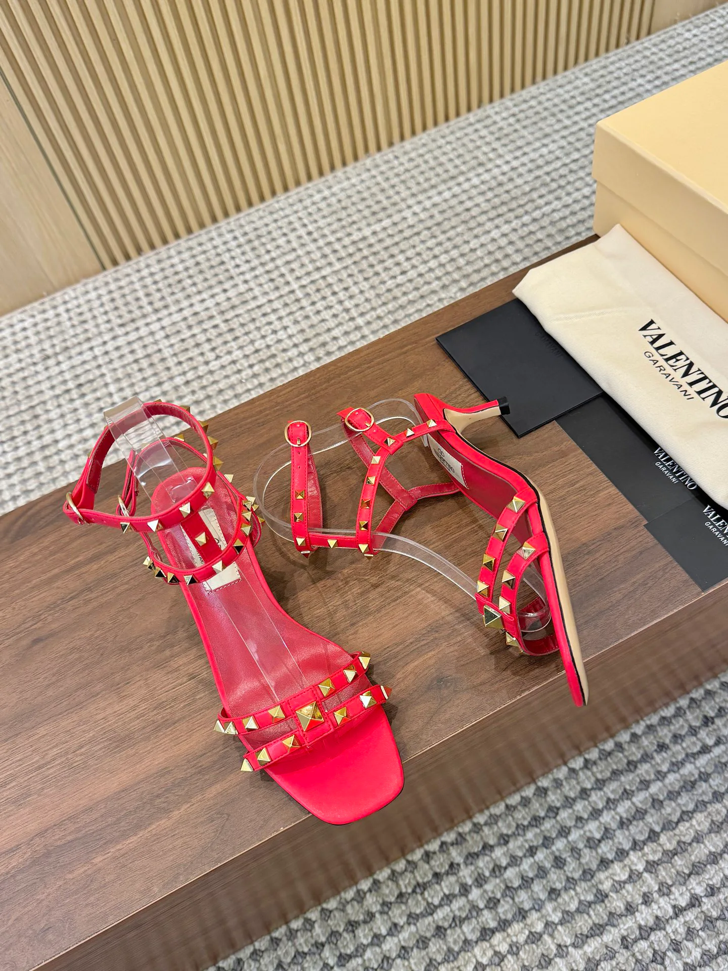 Босоножки Женские Valentino 17411470