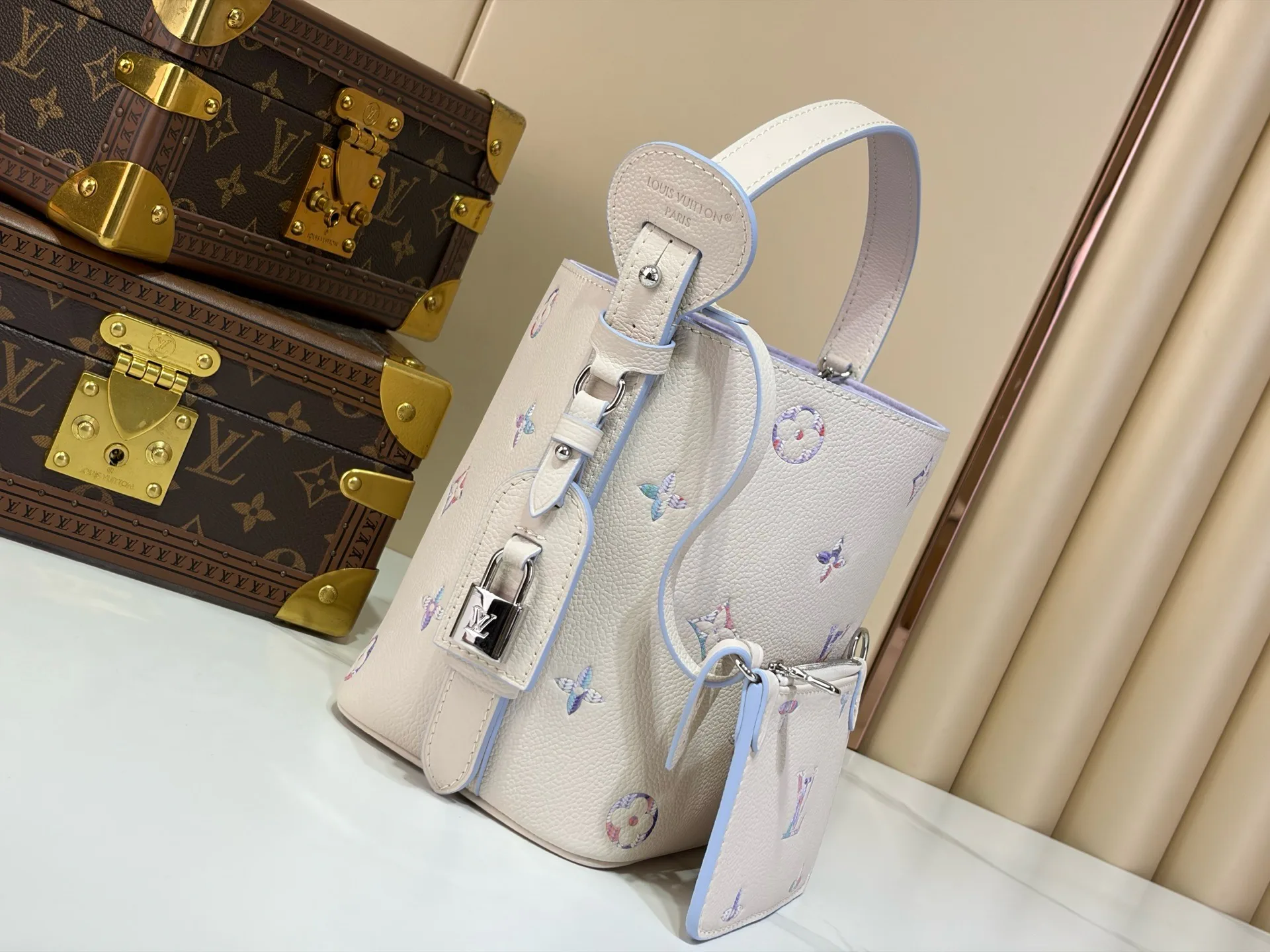 Классические Сумки Женские Louis Vuitton 17499362