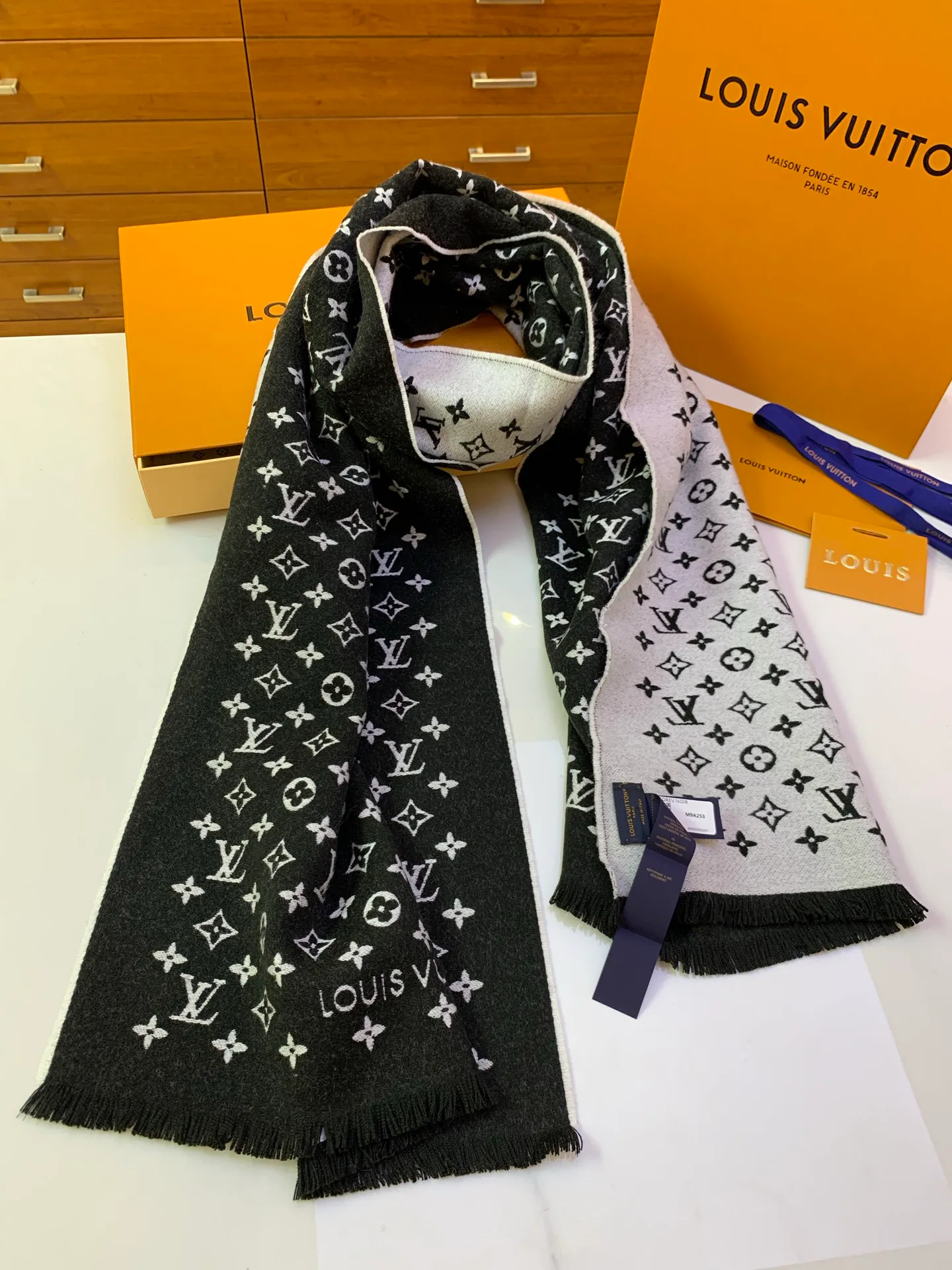 Шарфы Louis Vuitton 18535869