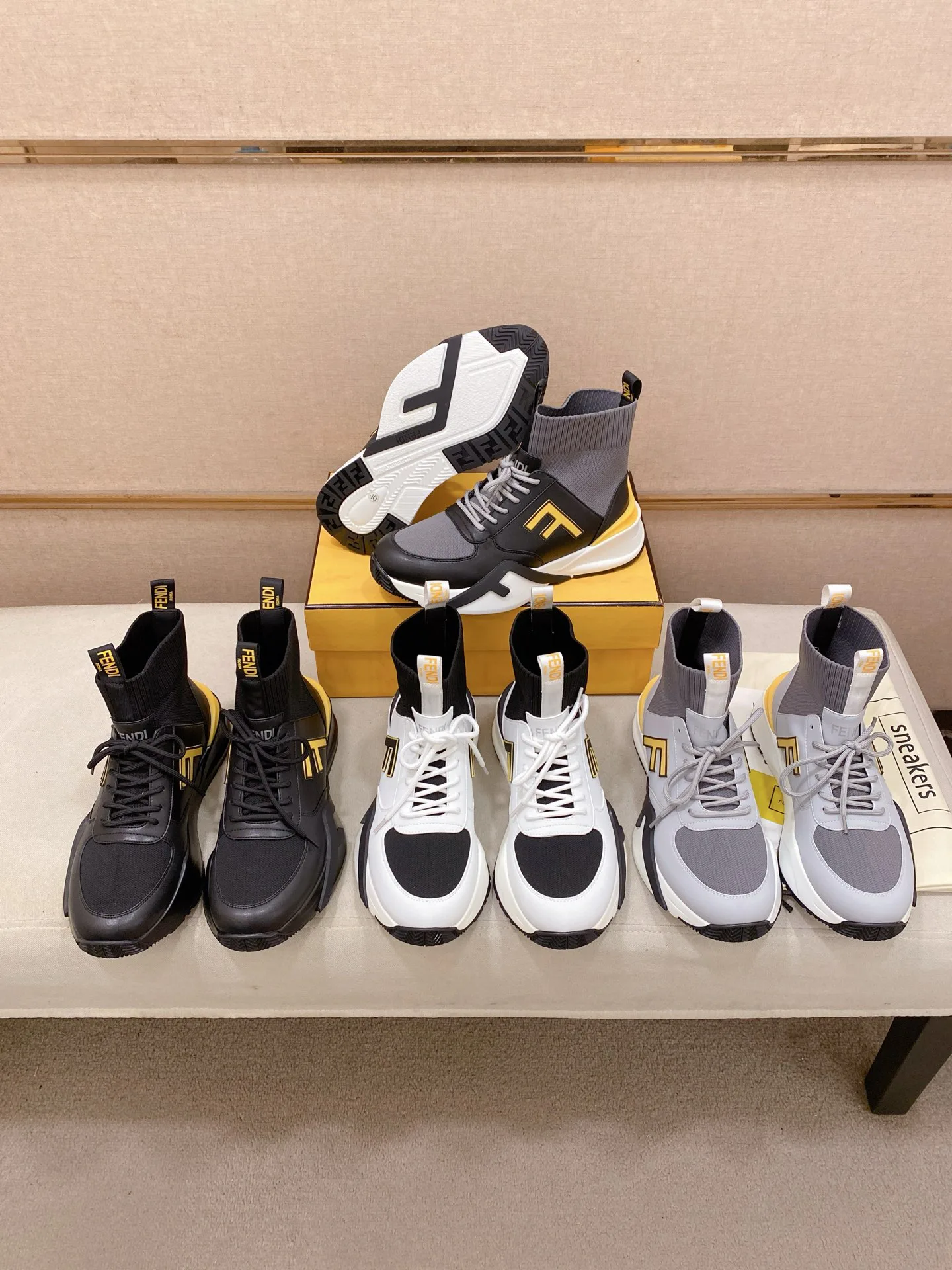 Кроссовки Женские Fendi 211553