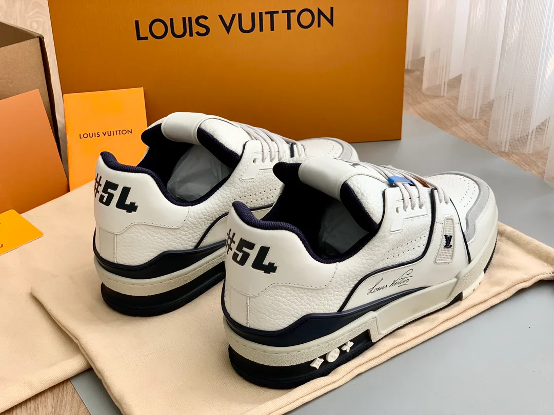 Кроссовки Женские Louis Vuitton 18014141