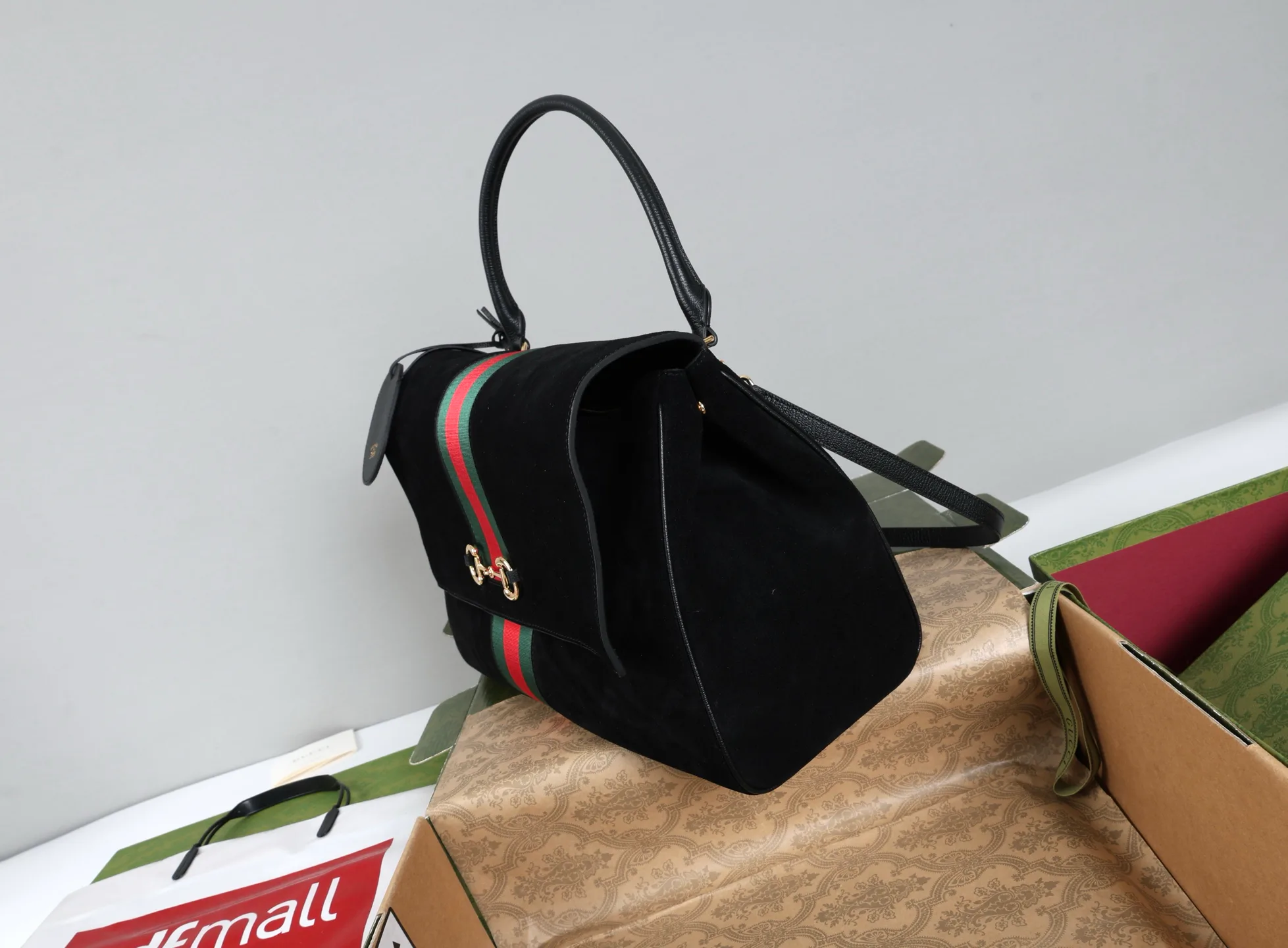 Классические Сумки Женские Gucci 18250574
