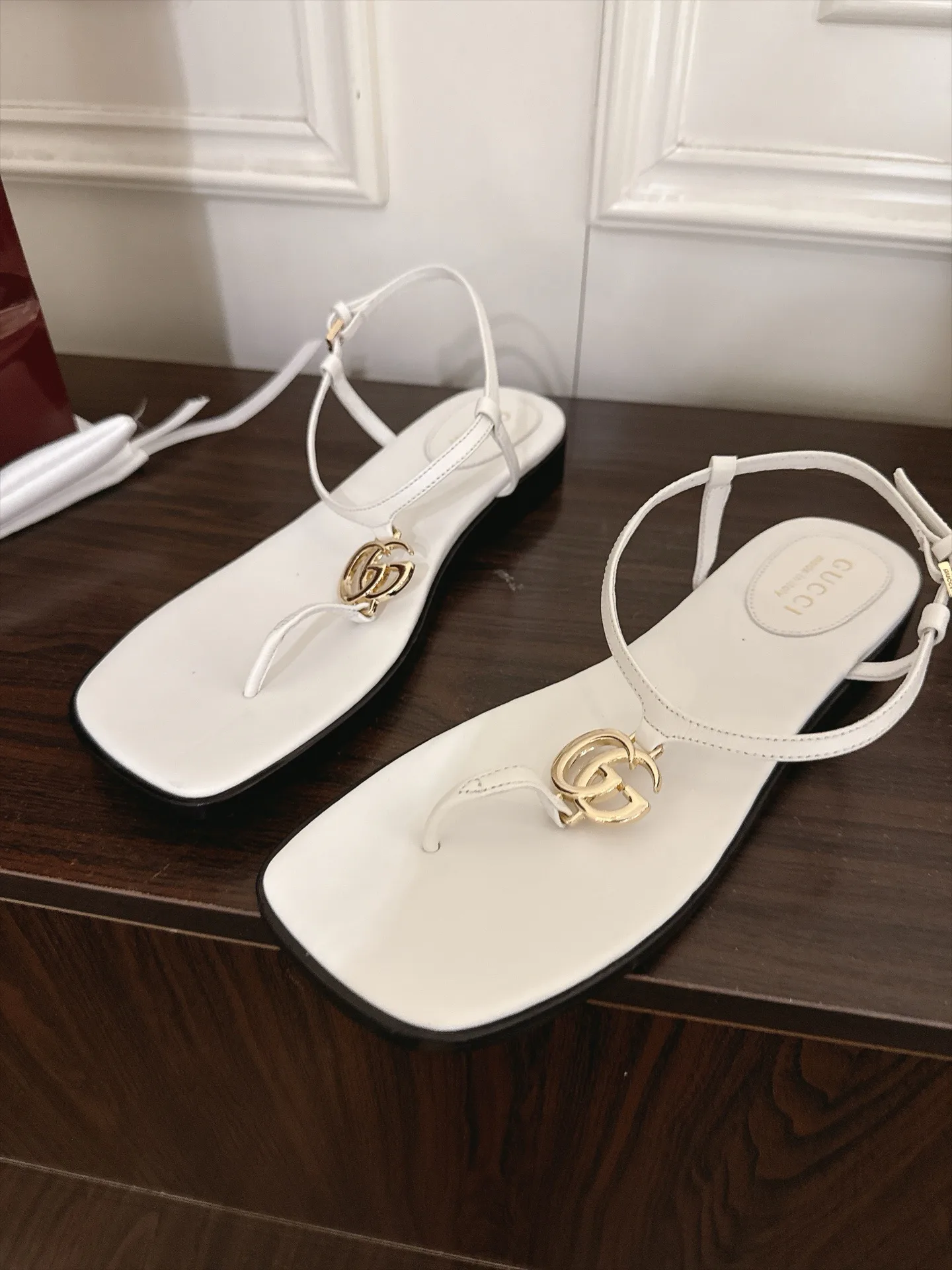 Босоножки Женские Gucci 18143129