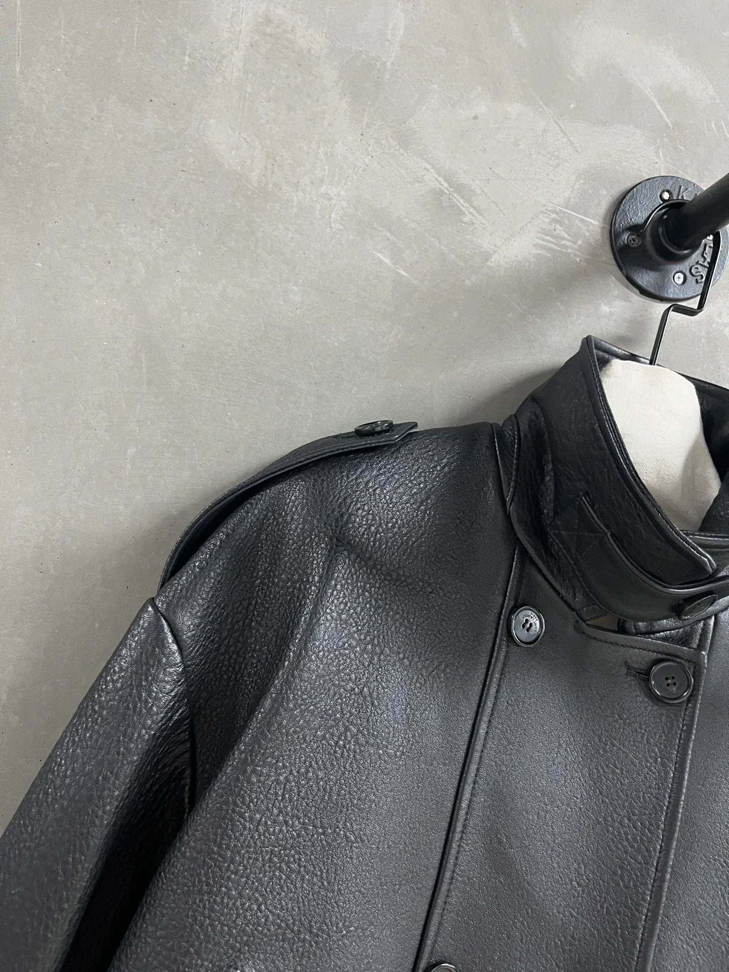 Кожаные Куртки И Дублёнки Женские Saint Laurent 18417980