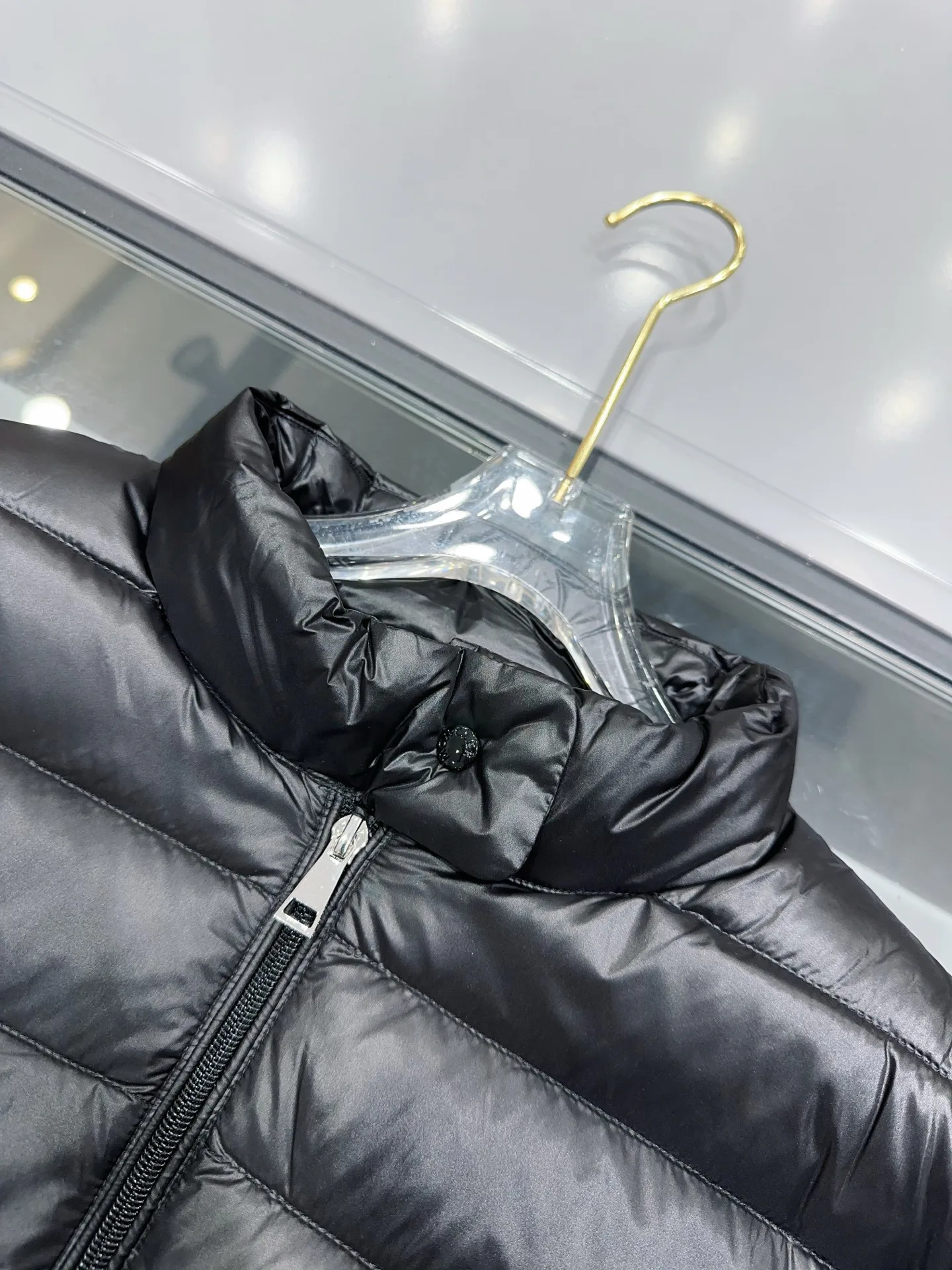 Куртки И Пуховики Женские Moncler 19084321
