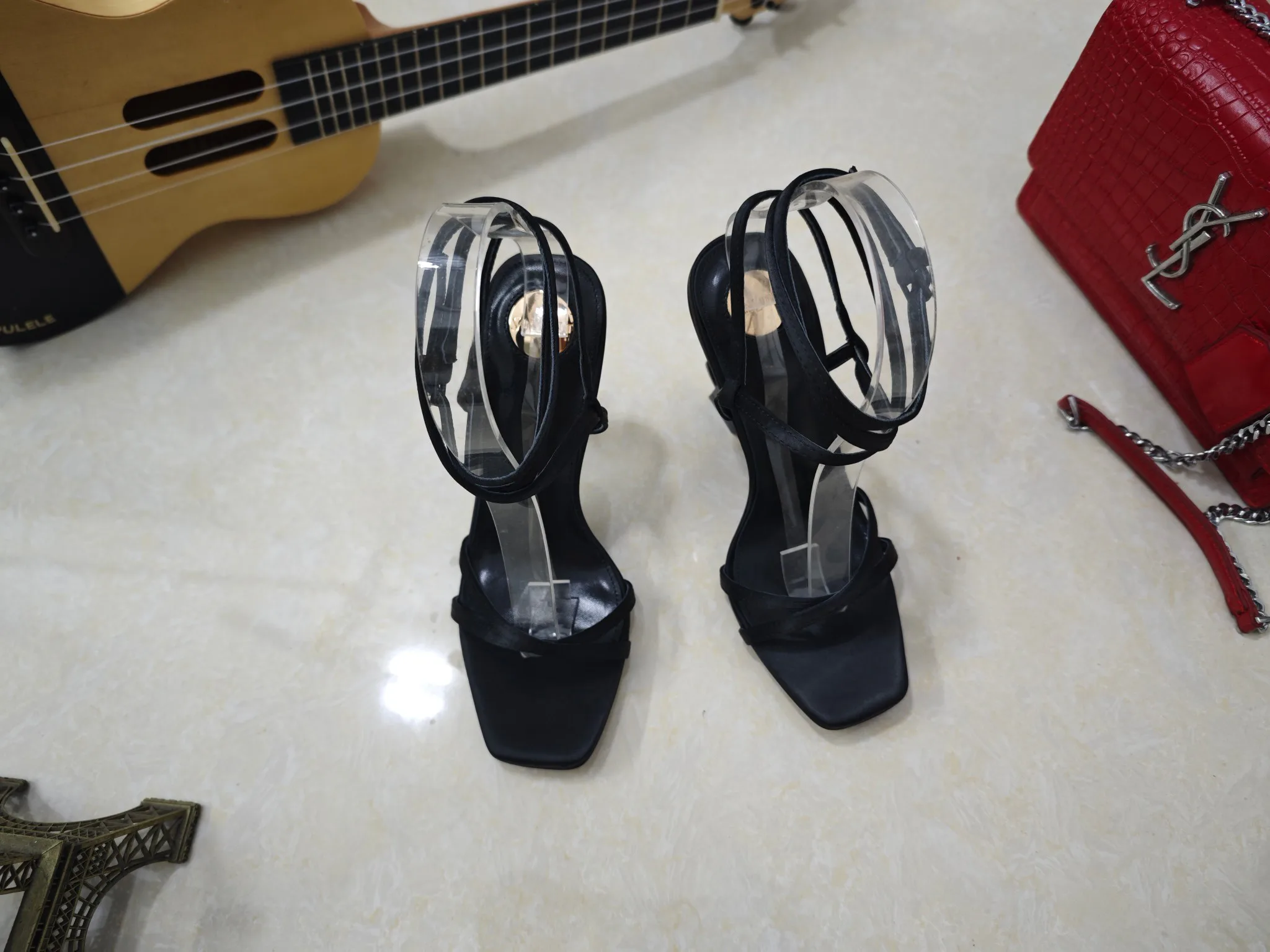 Босоножки Женские Saint Laurent 19307