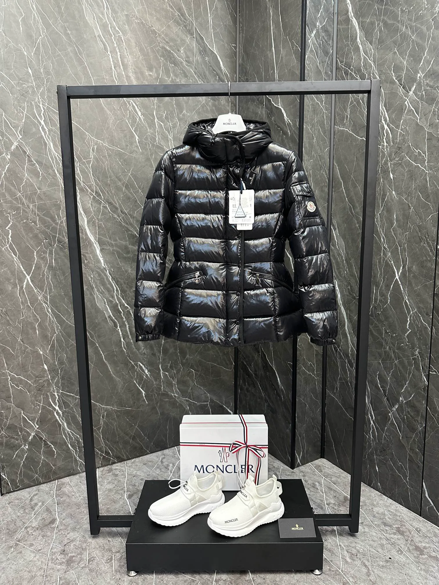 Куртки И Пуховики Женские Moncler 18722796