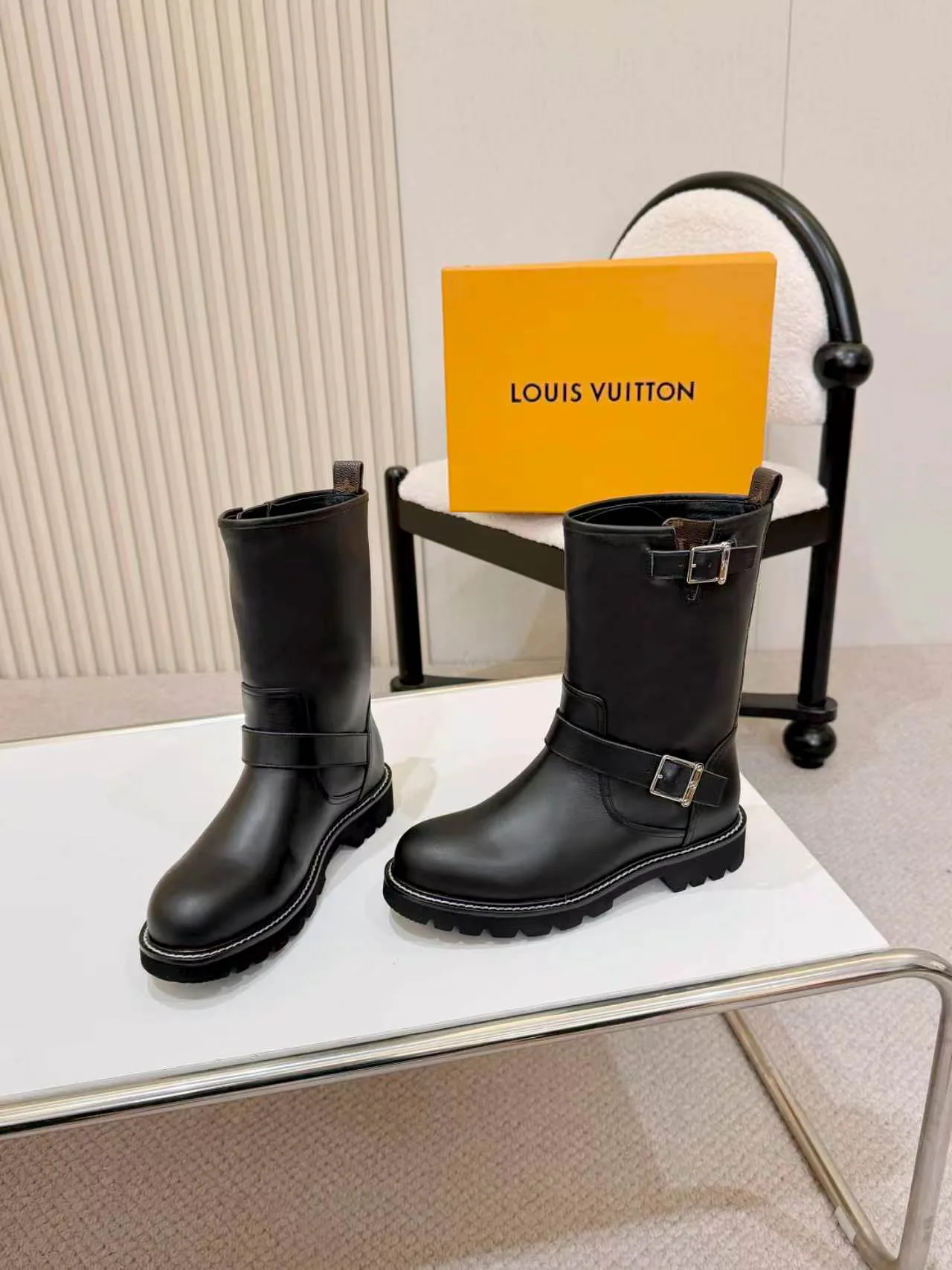 Ботинки Женские Louis Vuitton 19597310