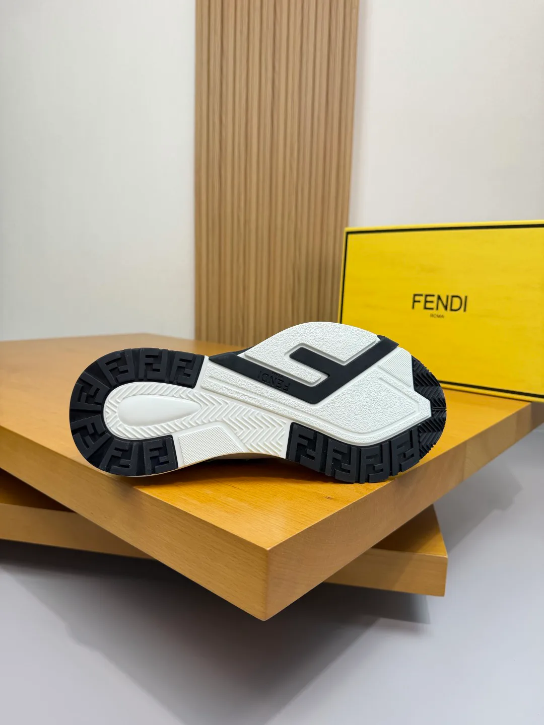 Кроссовки Мужские Fendi 152575