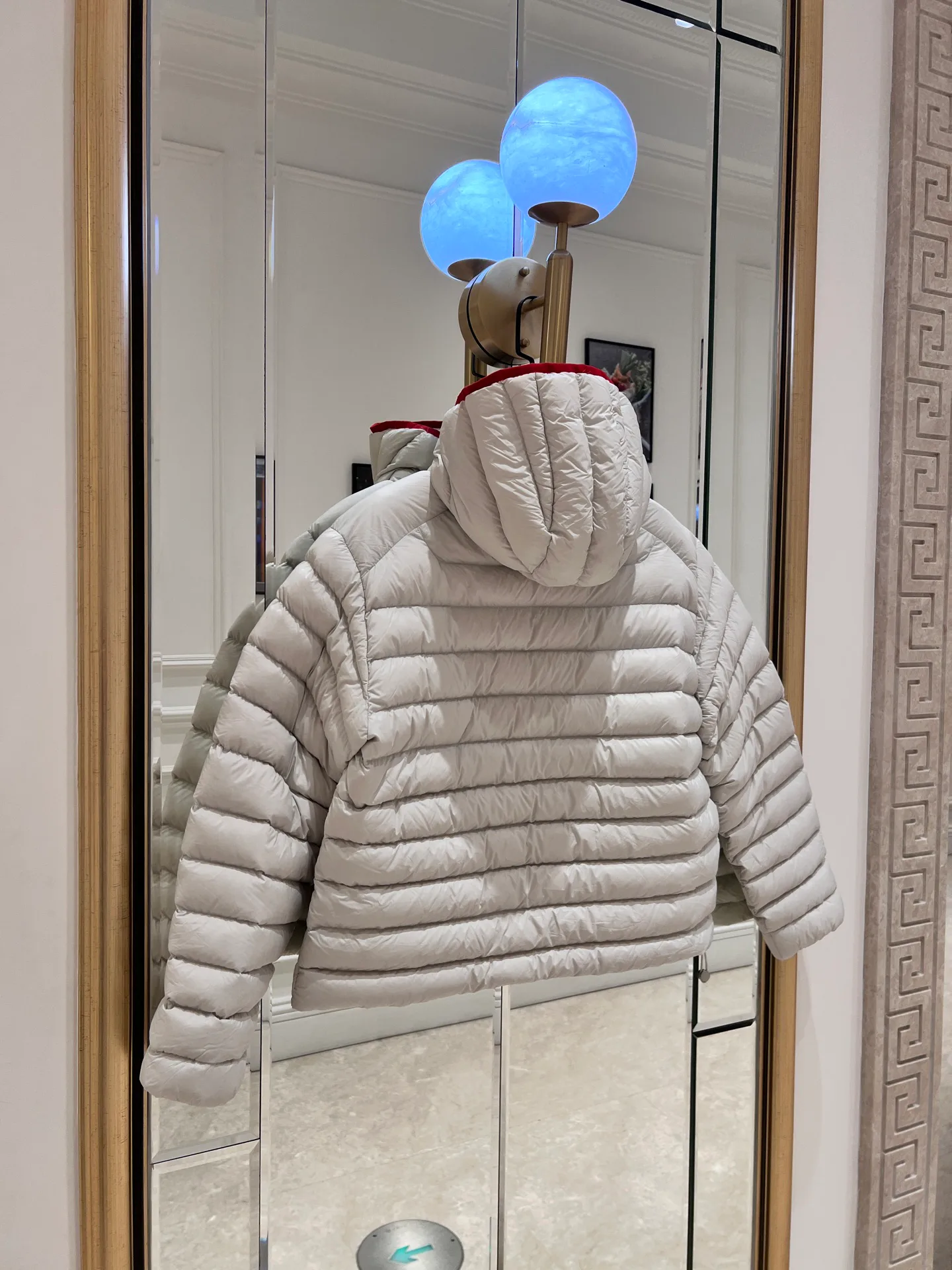 Куртки И Пуховики Женские Chanel 1849801