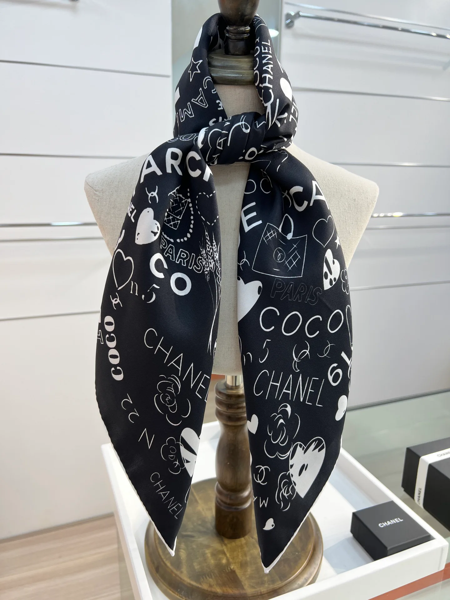 Шарфы Chanel 23926