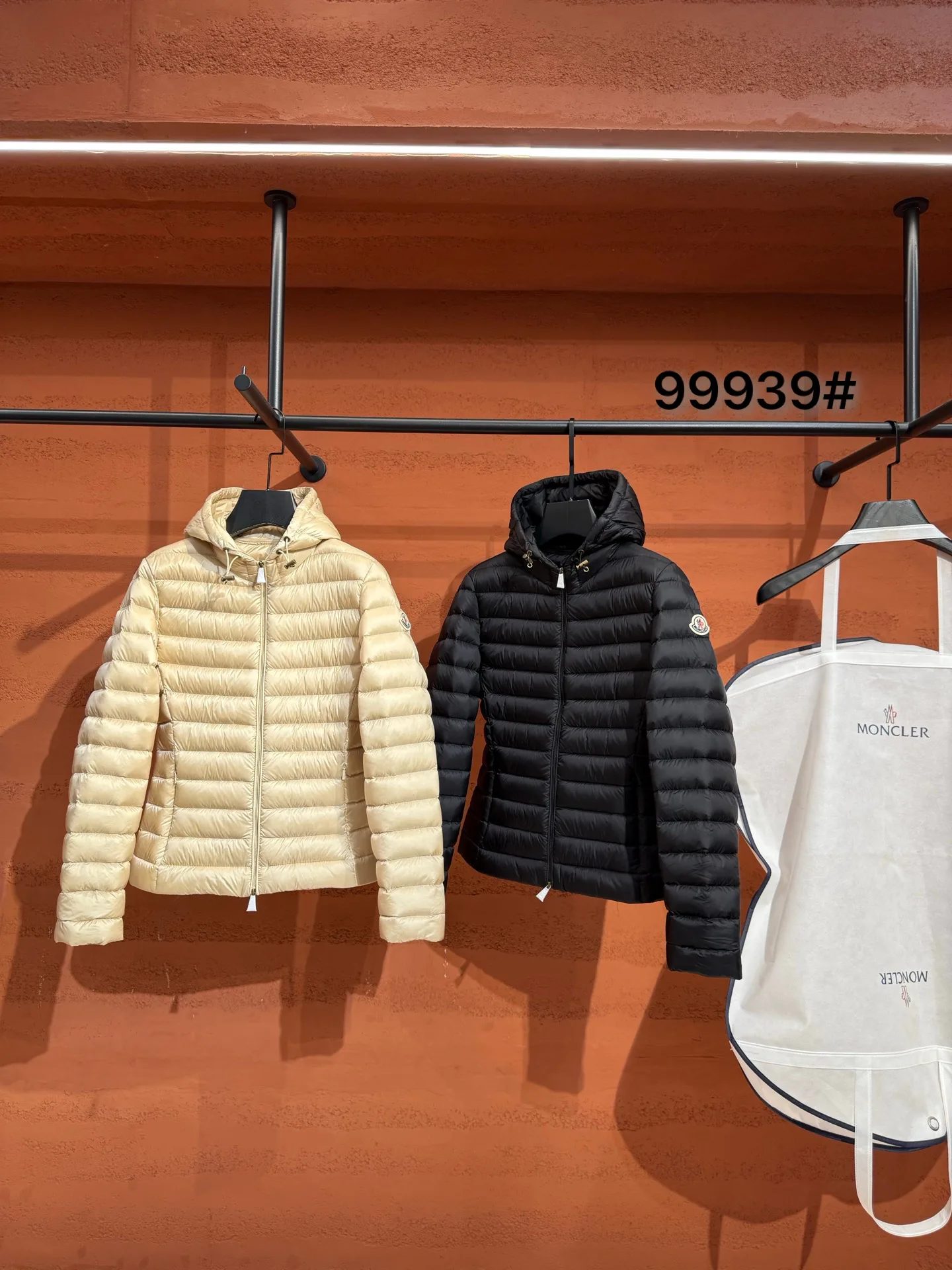 Куртки И Пуховики Женские Moncler 20099951