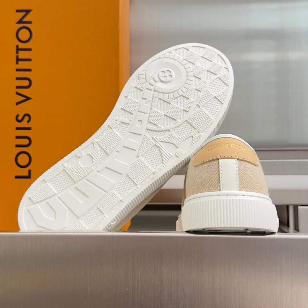 Кроссовки Женские Louis Vuitton 17950711