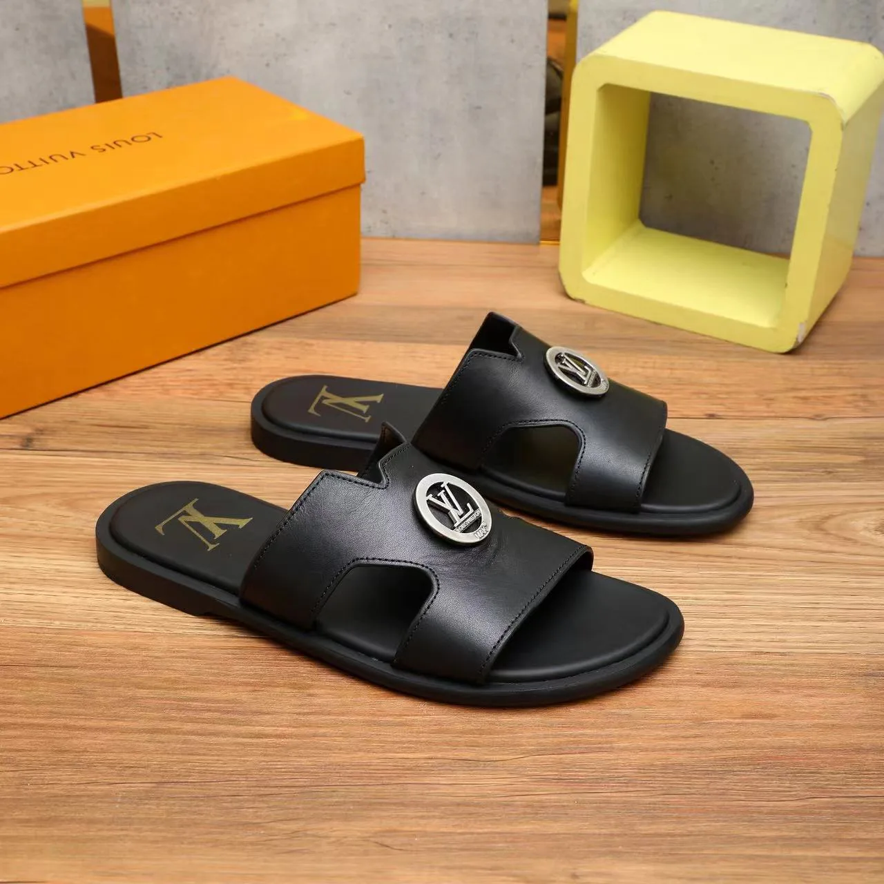 Шлепанцы Мужские Louis Vuitton 25498