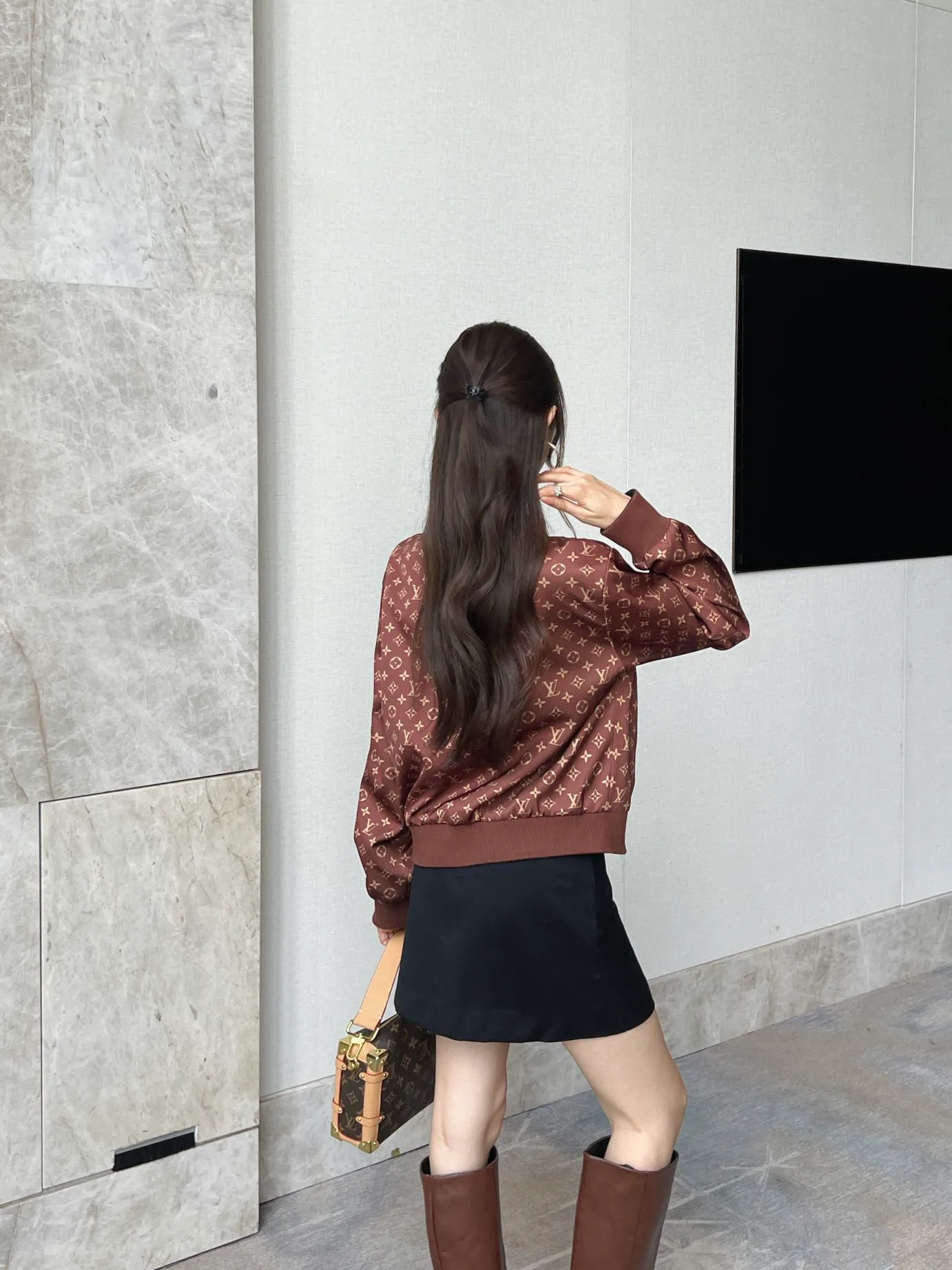 Куртки И Пуховики Женские Louis Vuitton 17995630