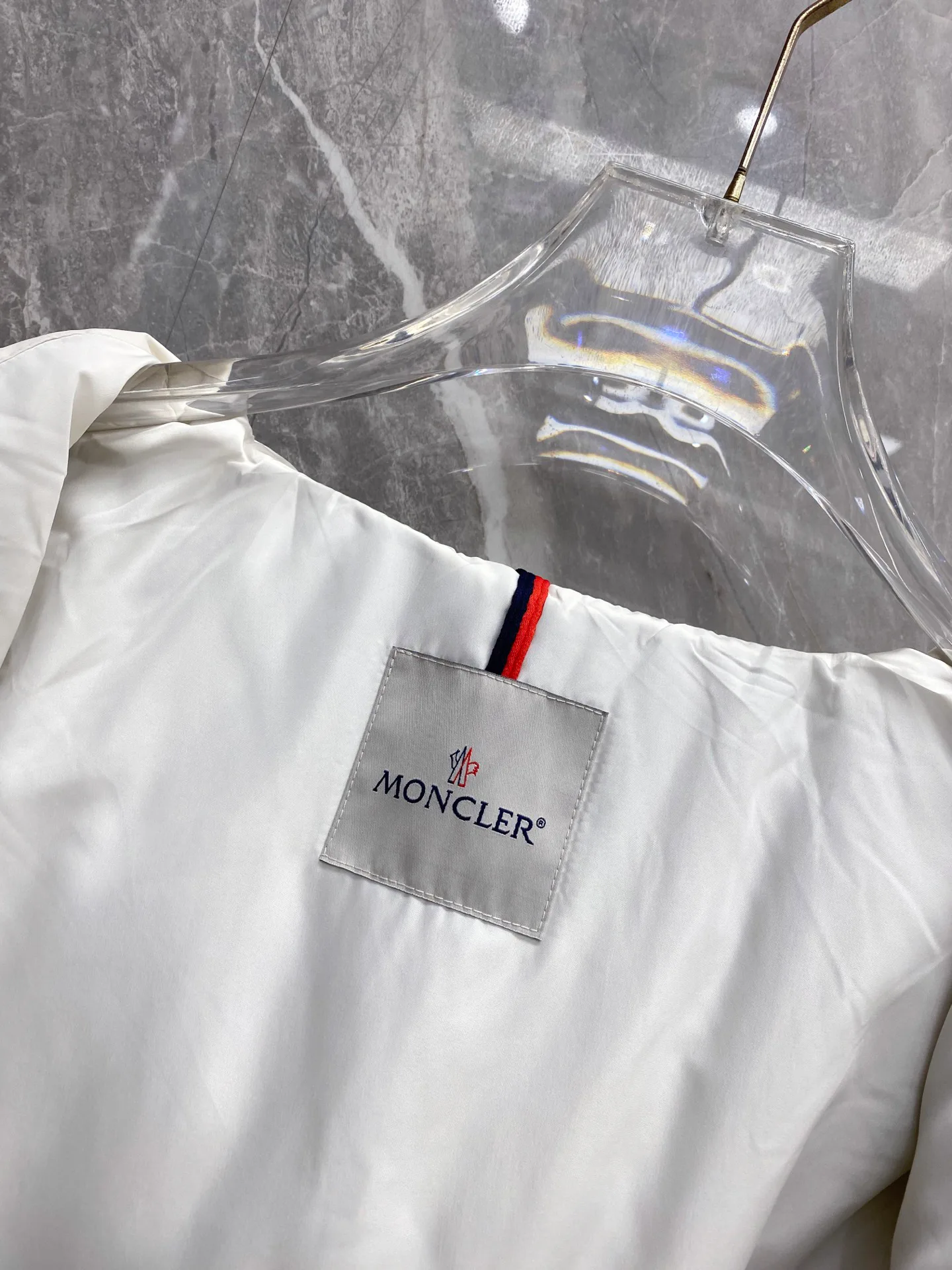 Куртки И Пуховики Женские Moncler 18178786