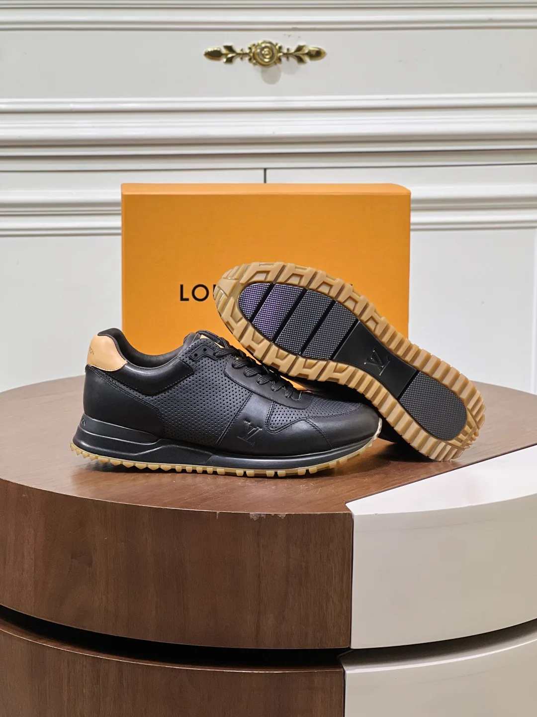 Кроссовки Мужские Louis Vuitton 18039349