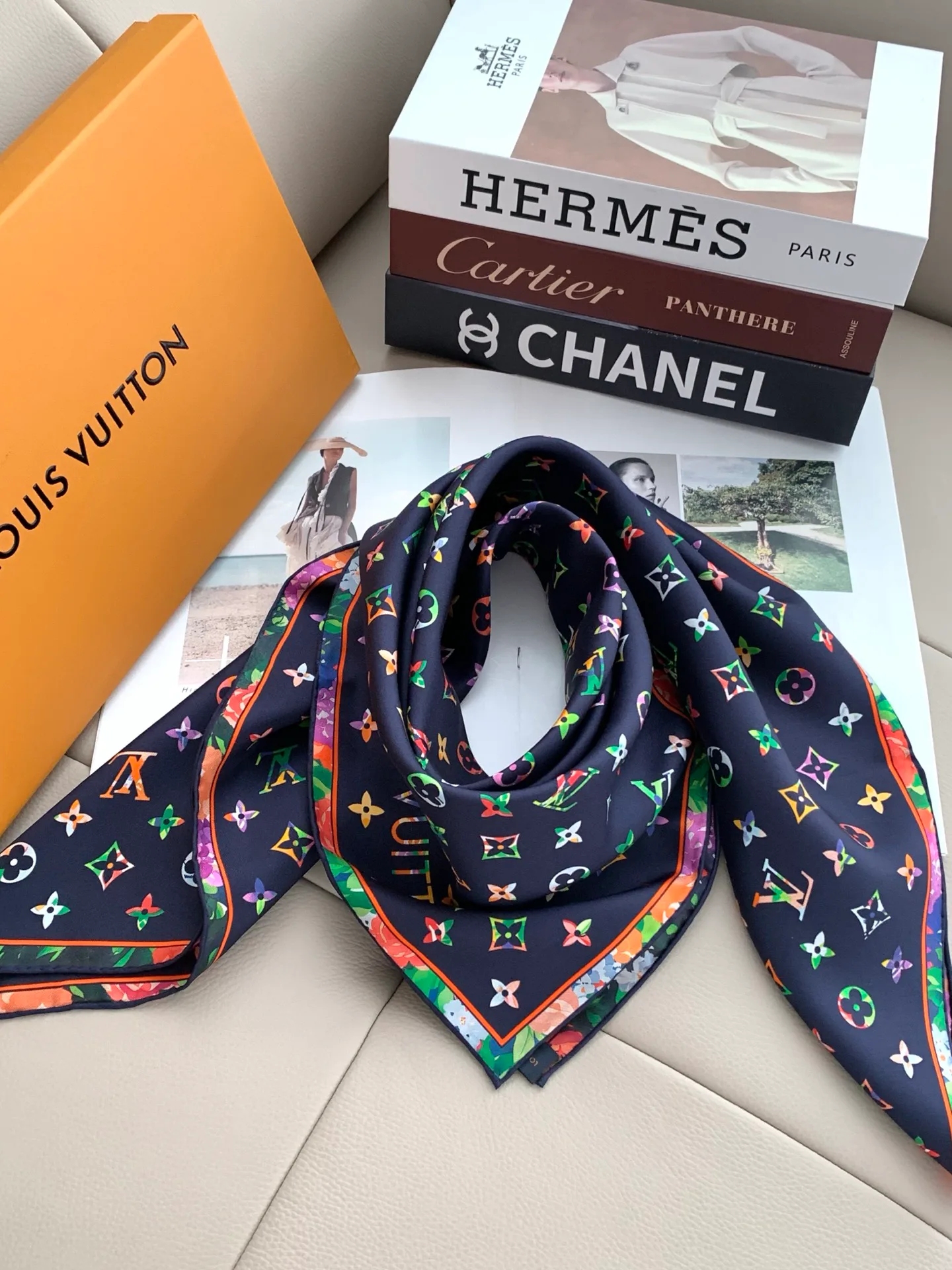 Платки Louis Vuitton 18476595