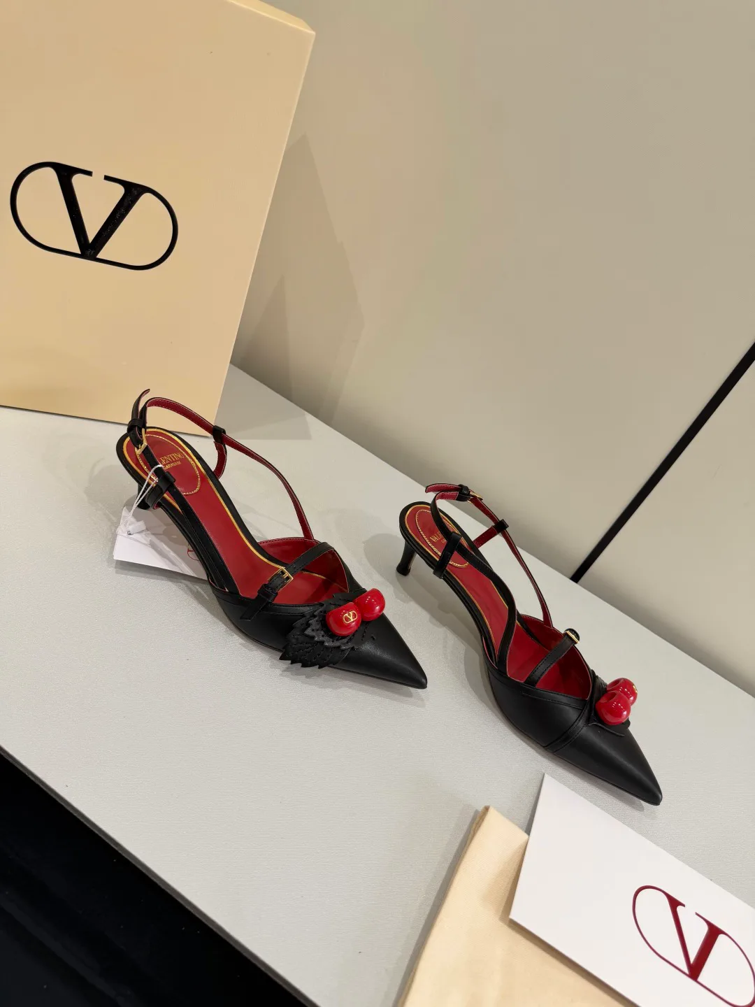 Босоножки Женские Valentino 11608868